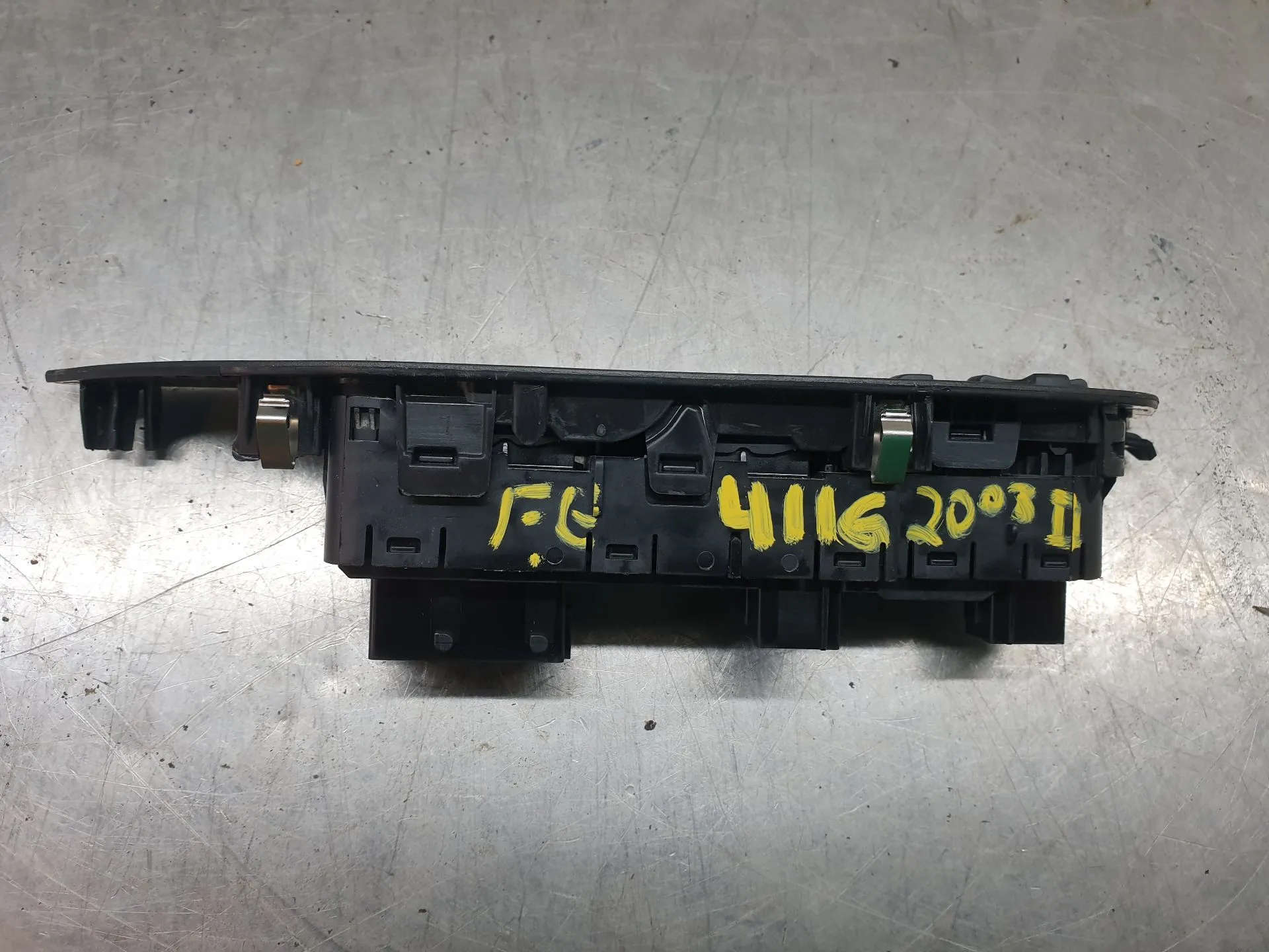 Left Front window control PEUGEOT 2008 II (U_) Imagem-2