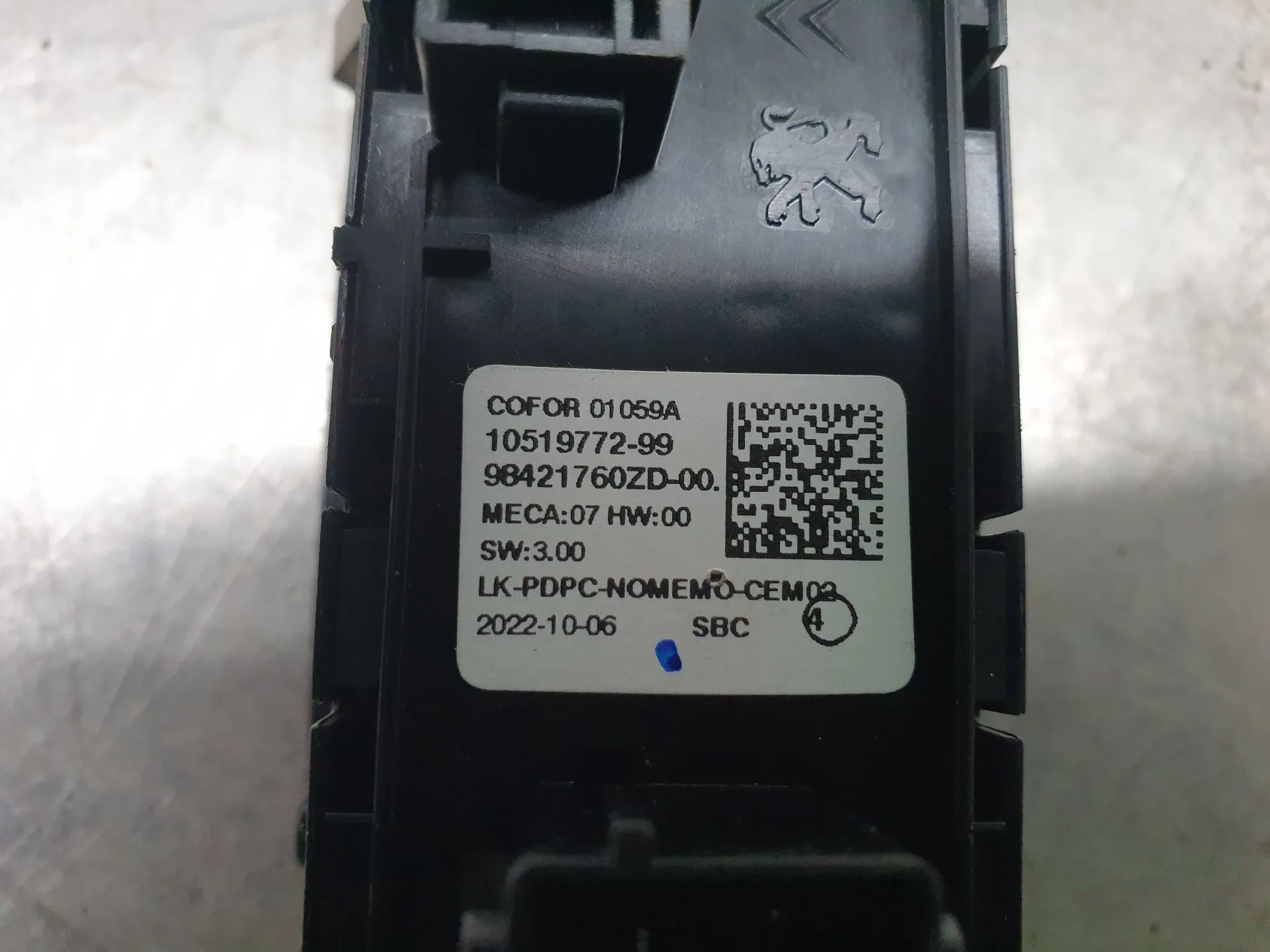 Left Front window control PEUGEOT 2008 II (U_) Imagem-3