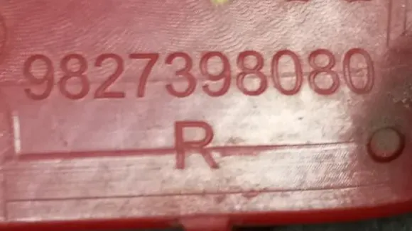 Refletor trás esquerdo PEUGEOT 208 II Imagem-2