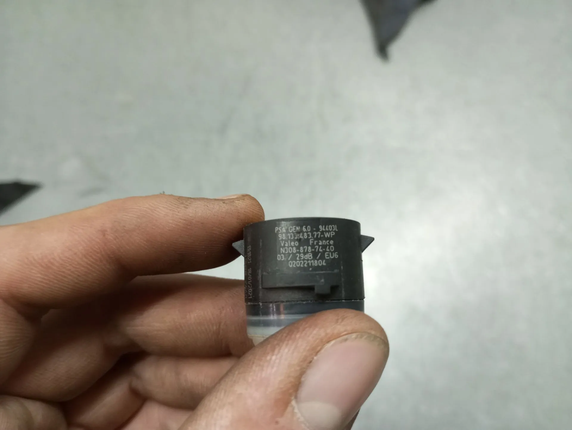 Sensore parcheggio posteriore PEUGEOT 208 II Imagem-5