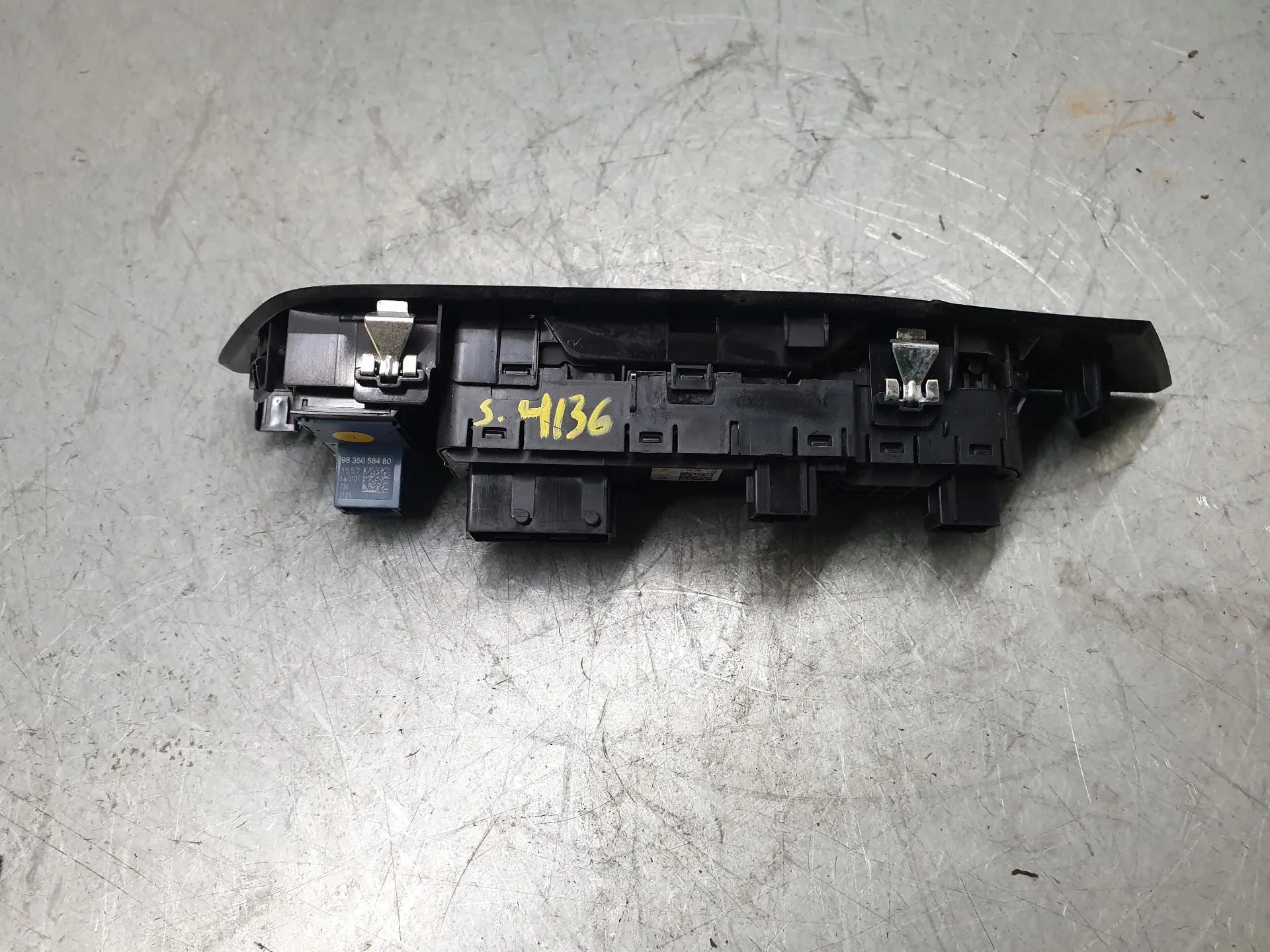 Left Front window control PEUGEOT 308 III Imagem-1