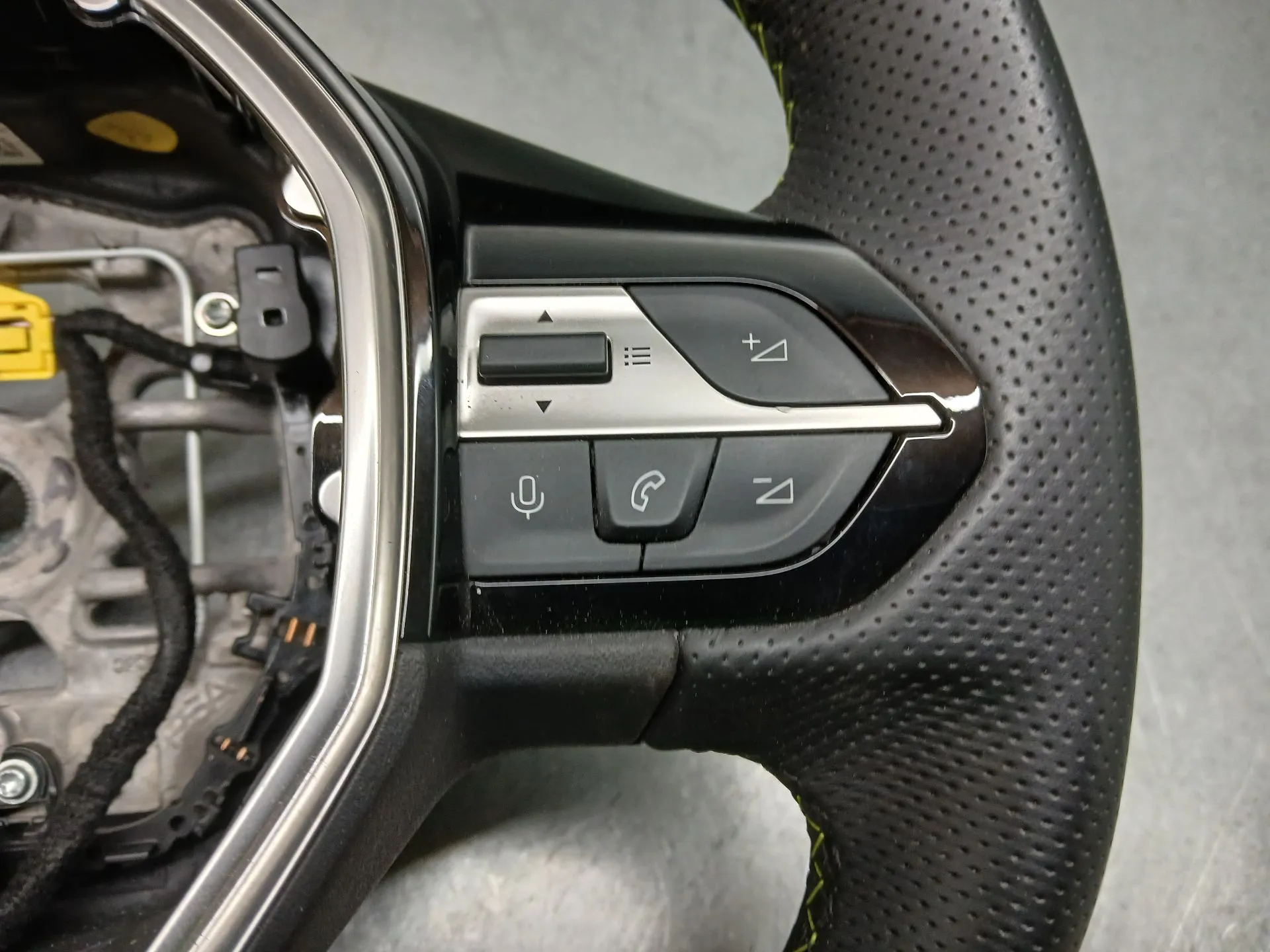 Volante PEUGEOT 308 III Imagem-4