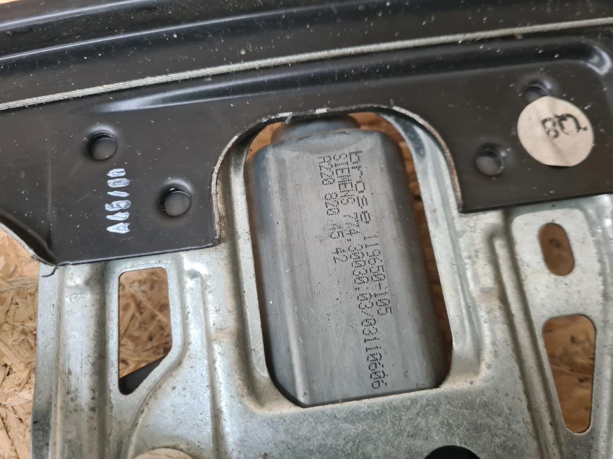 Lève-vitre avant Droite MERCEDES-BENZ Classe C (W203) Imagem-4