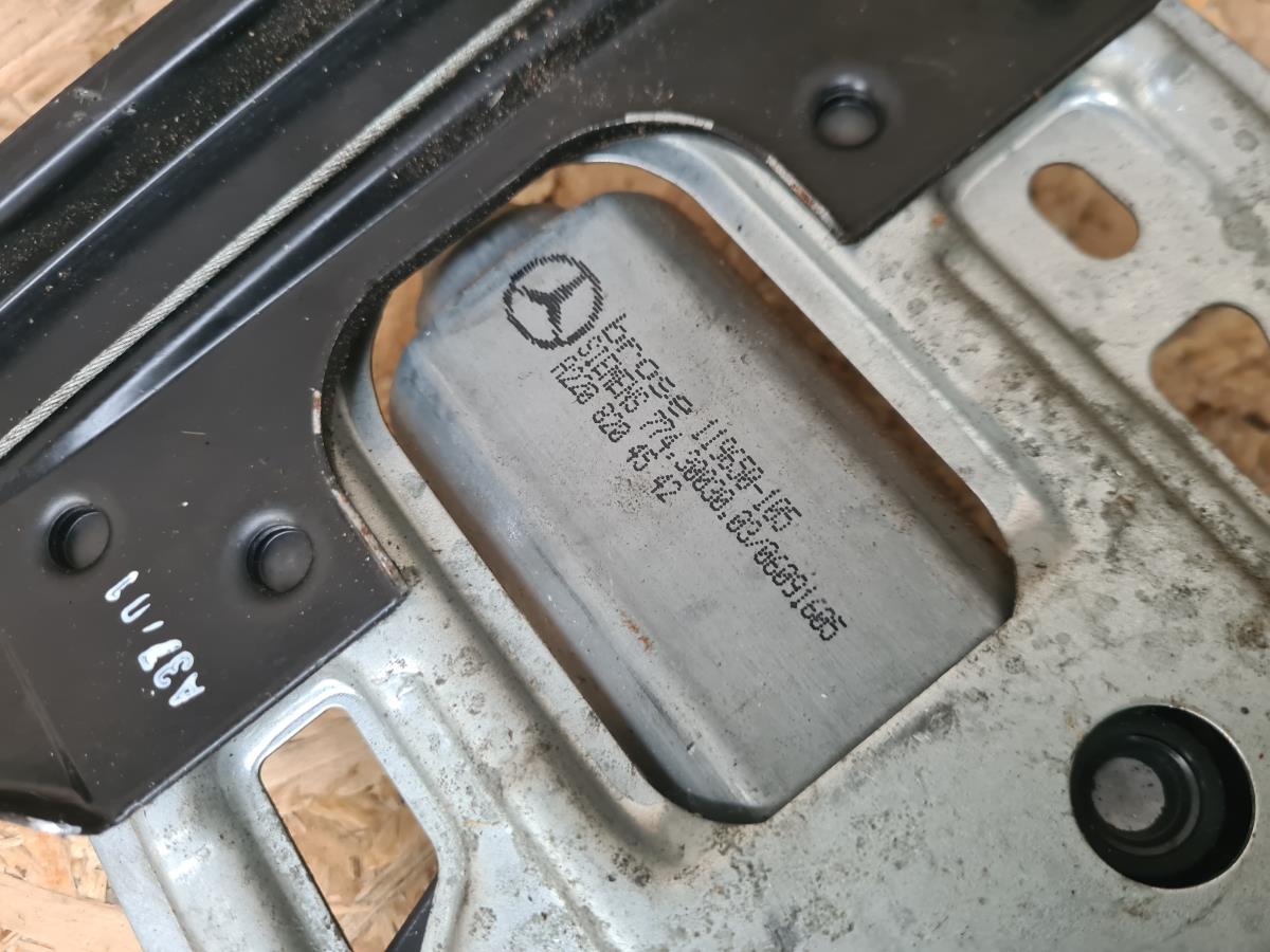 Elevador vidros frente direito MERCEDES-BENZ Classe C (W203) Imagem-2