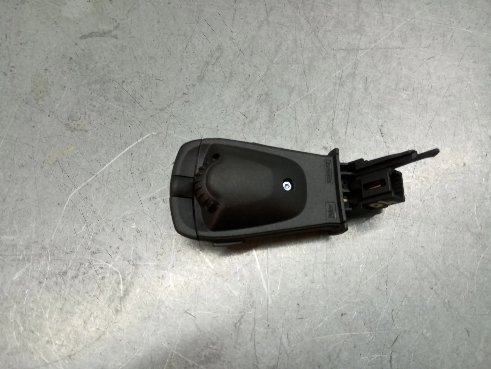 Radio control switch DACIA Sandero III Imagem-1