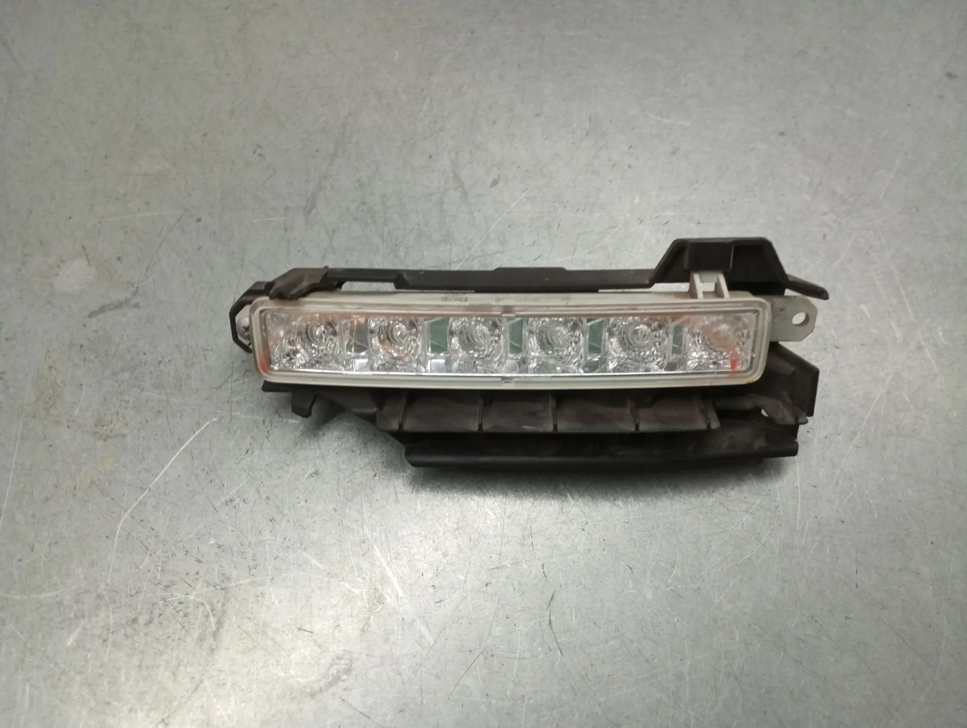 Lumière diurne gauche TOYOTA Aygo (_B4_)