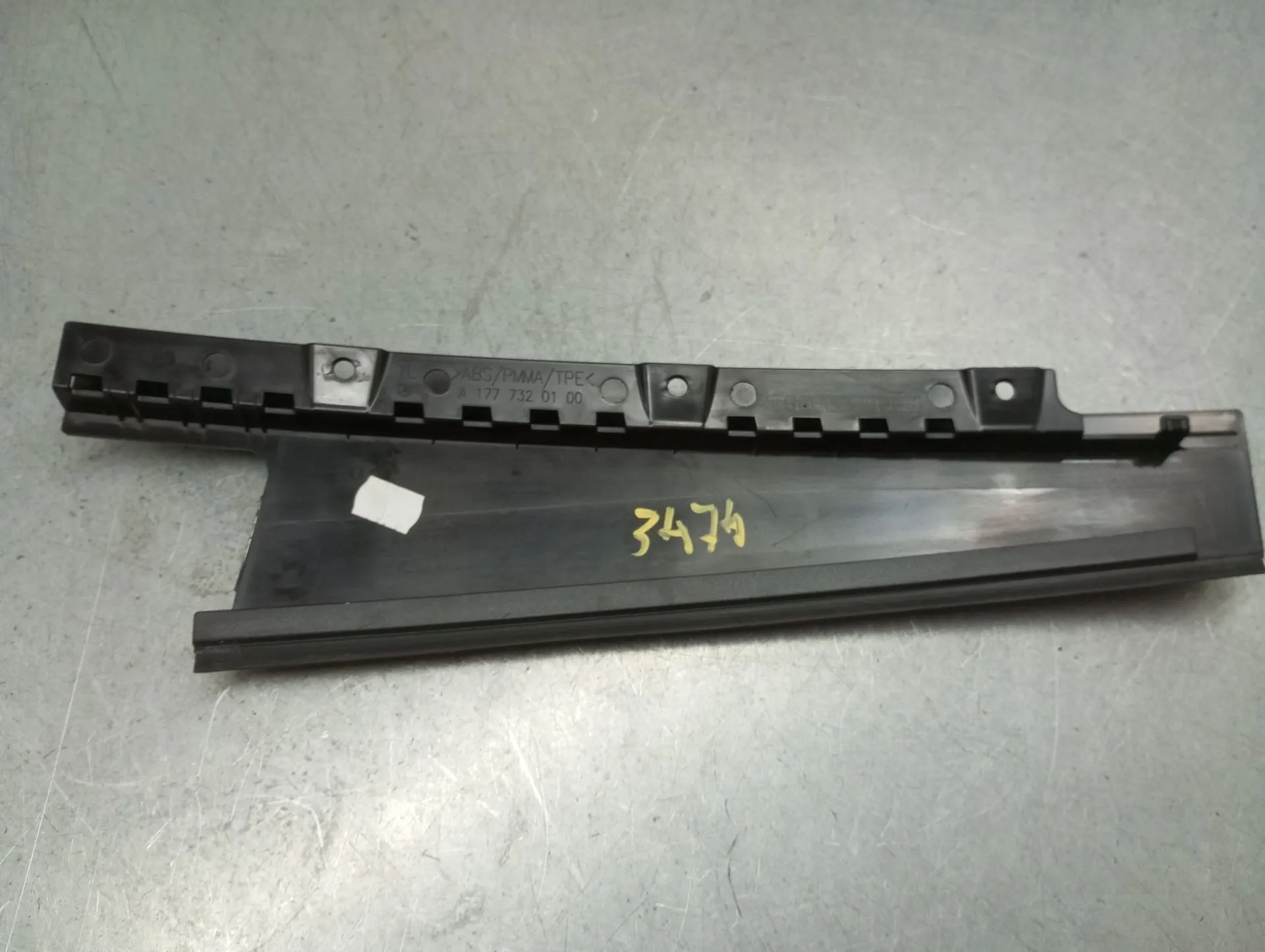 Friso Embelezador Dto Pilar/Porta MERCEDES-BENZ Classe A (W177) Imagem-1