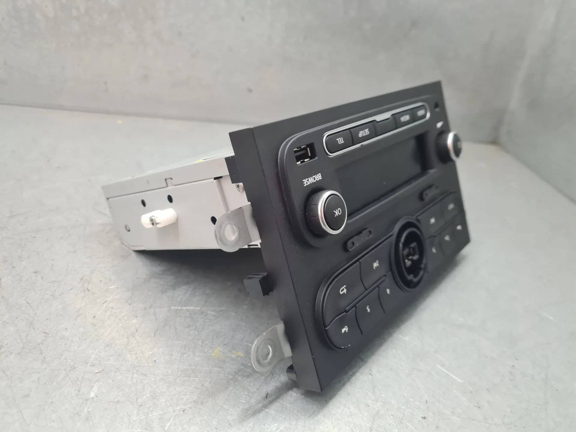 Autoradio RENAULT Twingo III (BCM_) Imagem-1