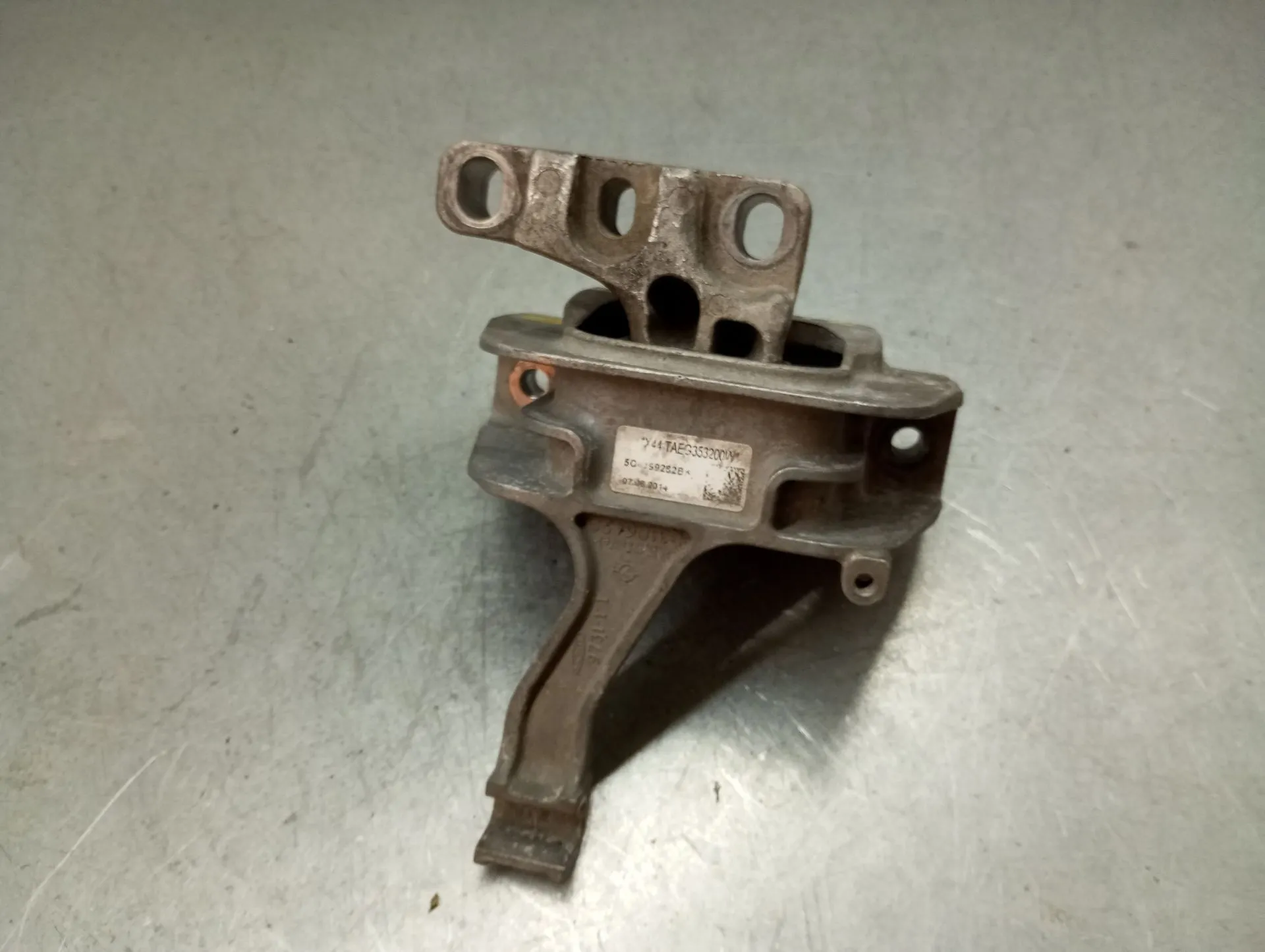 Engine Mount VOLKSWAGEN Golf VII (5G1, BQ1, BE1, BE2)