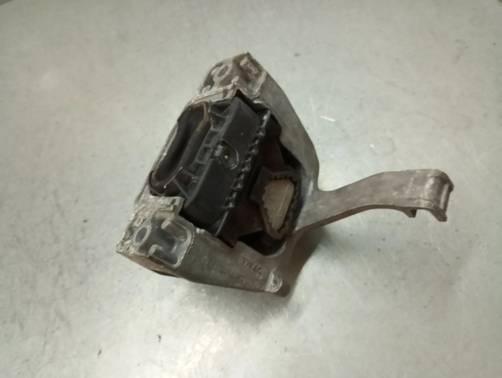 Engine Mount VOLKSWAGEN Golf VII (5G1, BQ1, BE1, BE2) Imagem-1