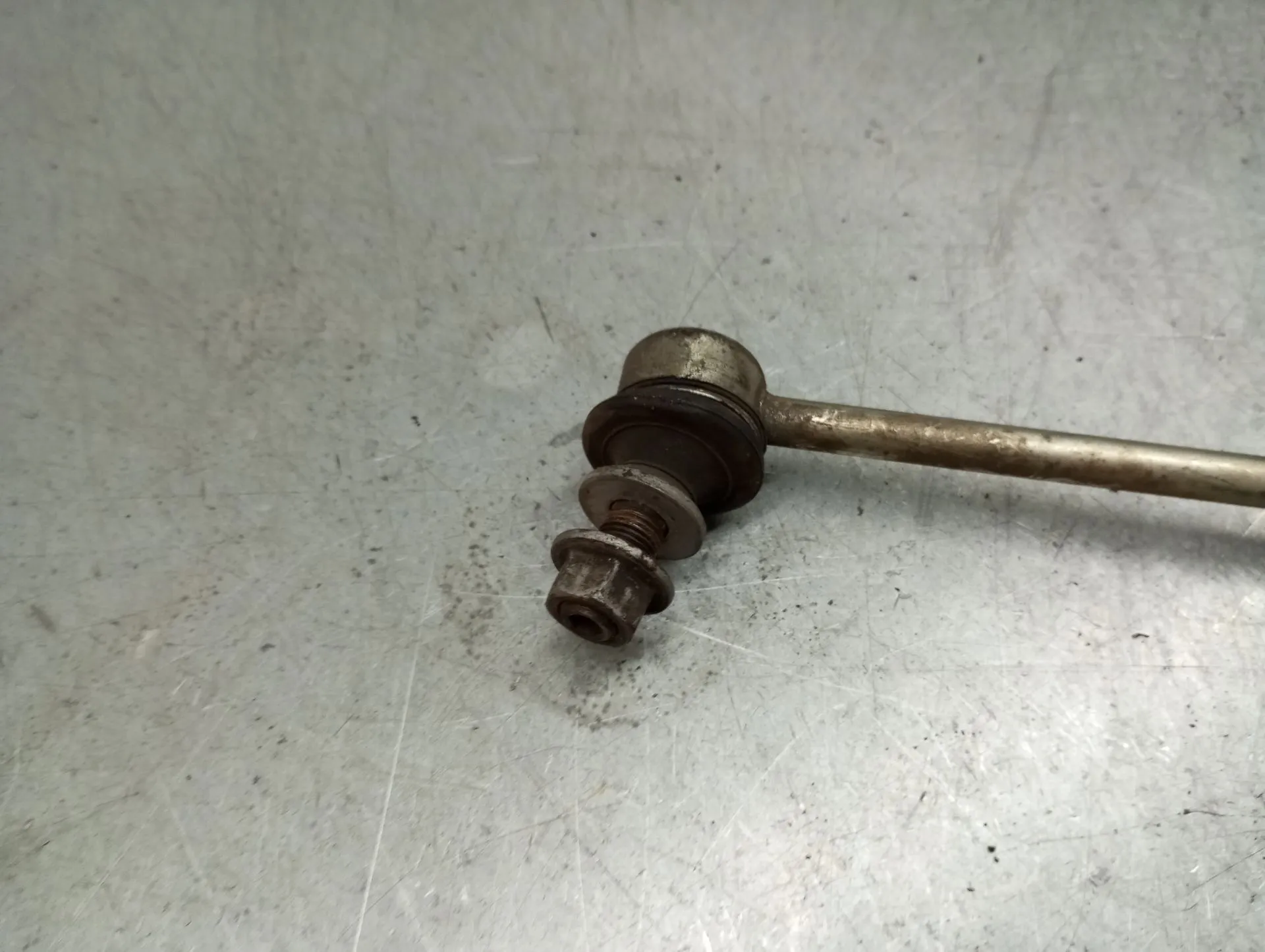 Tie rods / stabilizer links TOYOTA Corolla Touring Sports (_E21_) Imagem-1