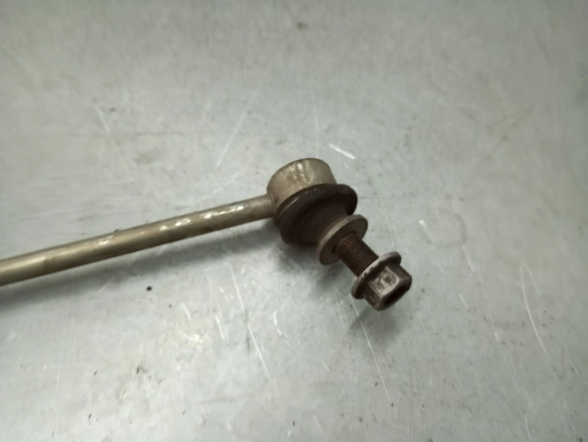 Tie rods / stabilizer links TOYOTA Corolla Touring Sports (_E21_) Imagem-2