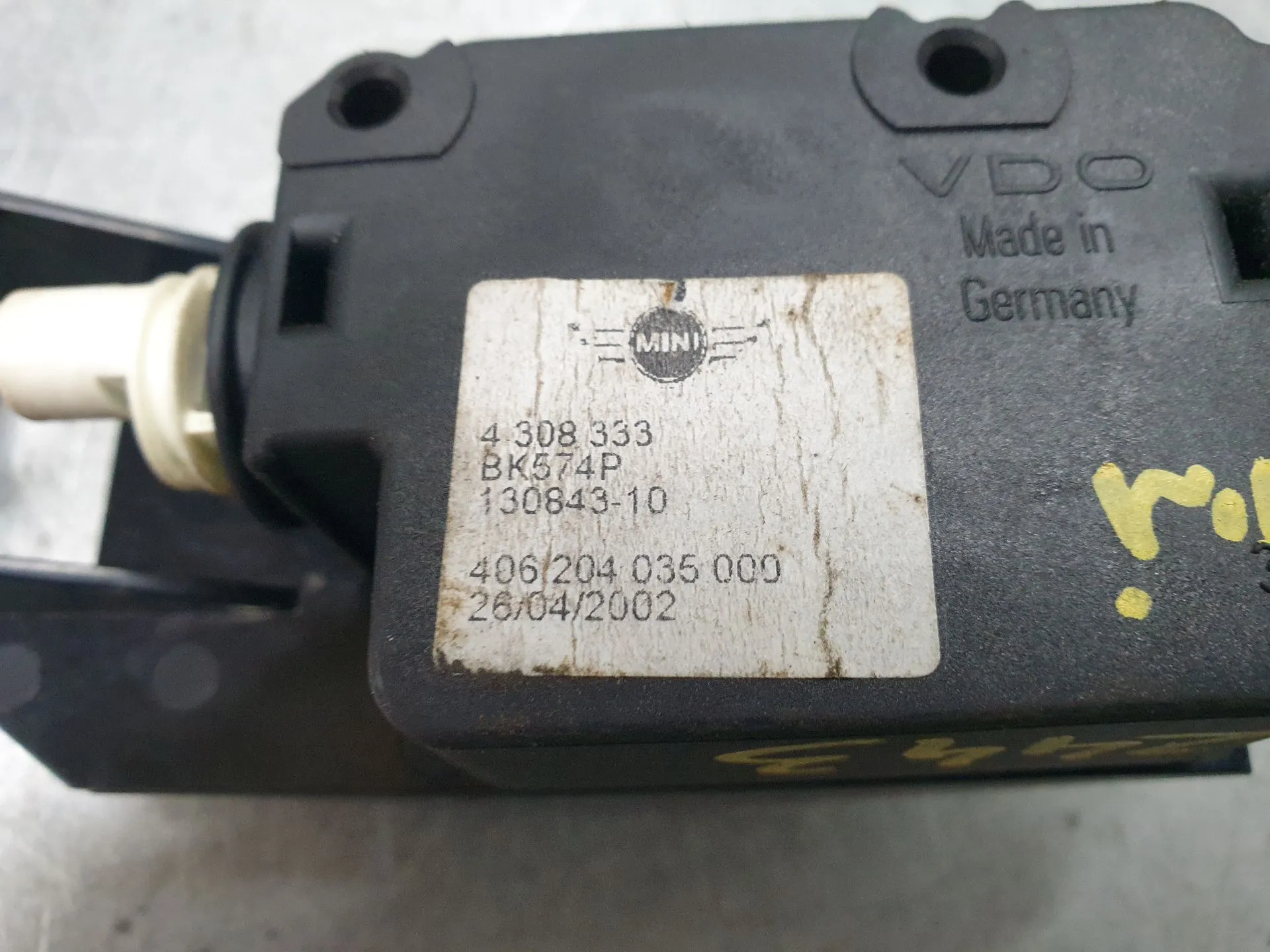 Attuatore Serratura serbatoio carburante MINI Mini (R50, R53) Imagem-2