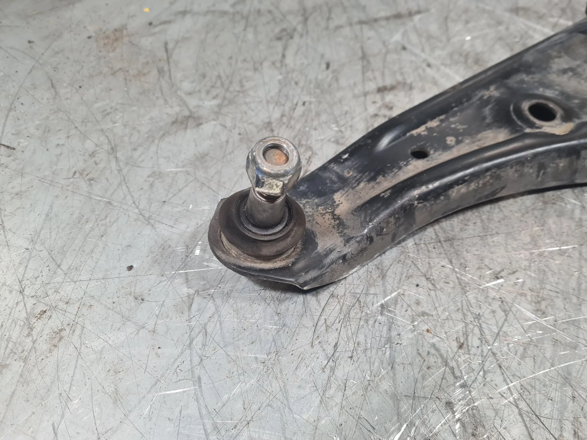 Braccio di sospensione anteriore sinistro MITSUBISHI Space Star Hatchback (A0_A) Imagem-1