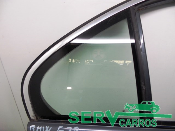 Vidro triangular da porta trás direito BMW 5 (E39)