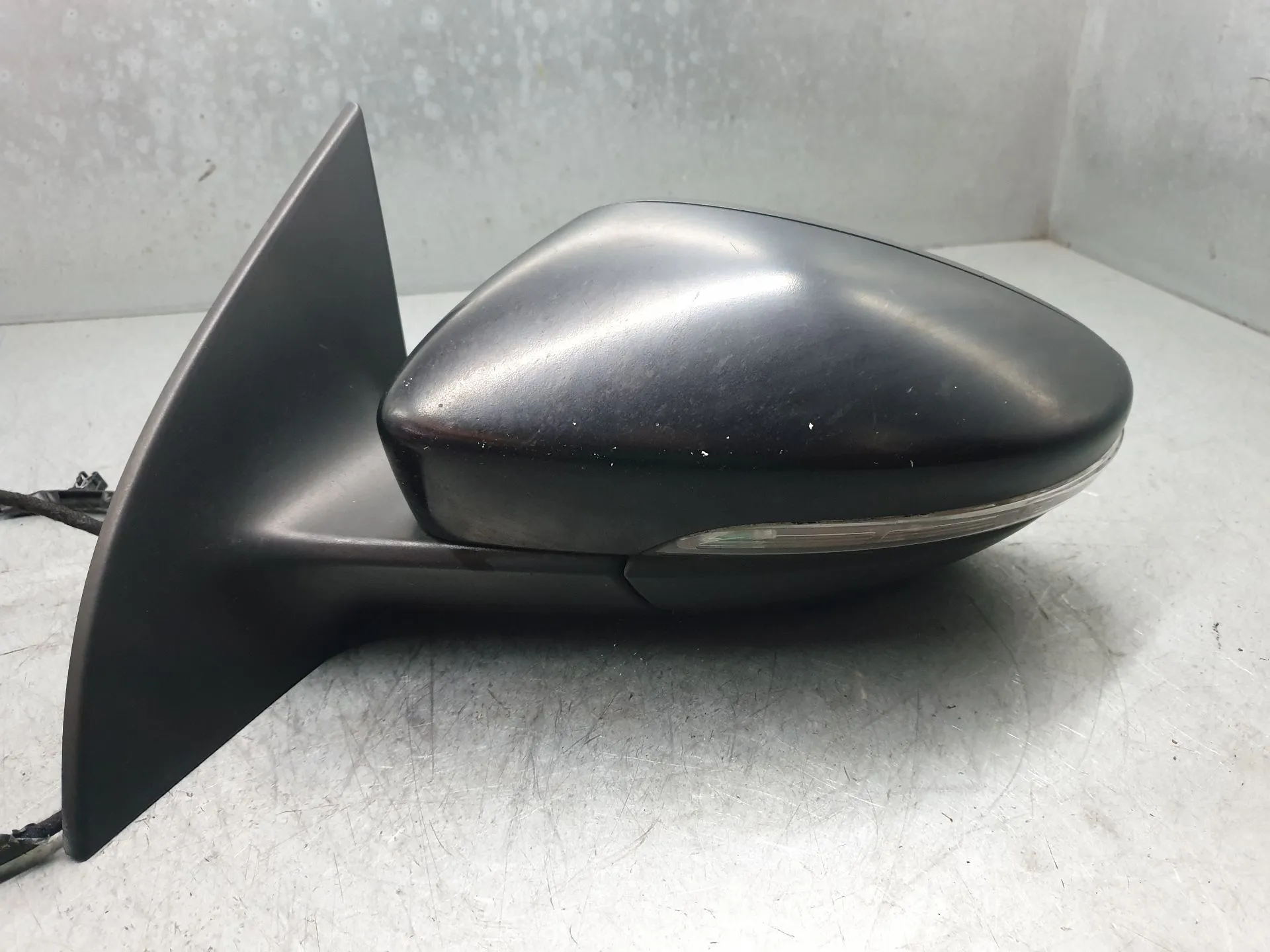 Retrovisore sinistro VOLKSWAGEN Scirocco (137, 138)