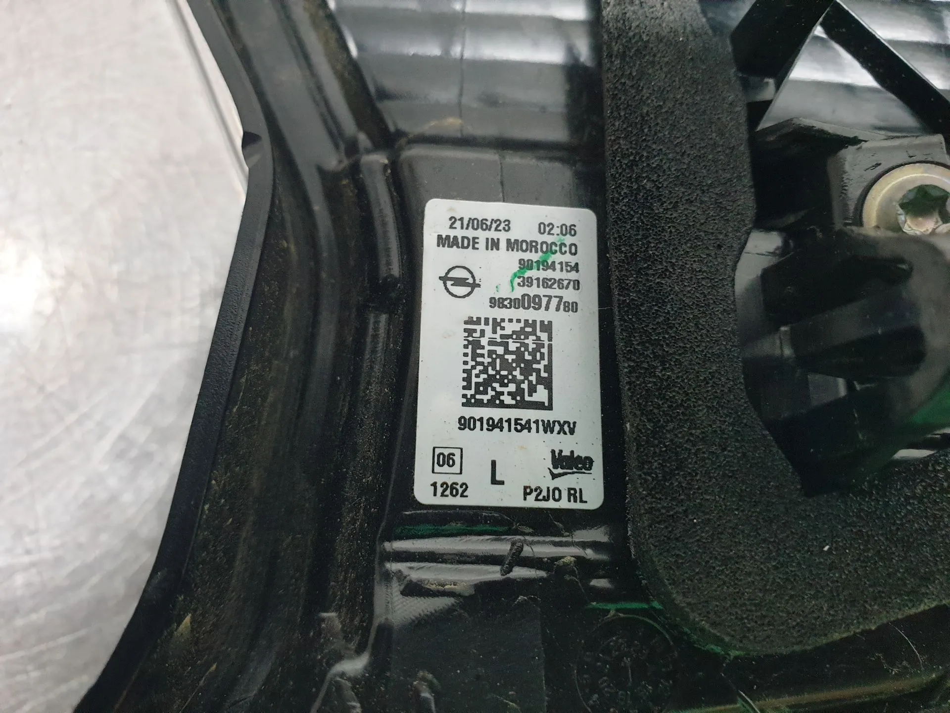 Feu de coffre Gauche OPEL Corsa F Imagem-2