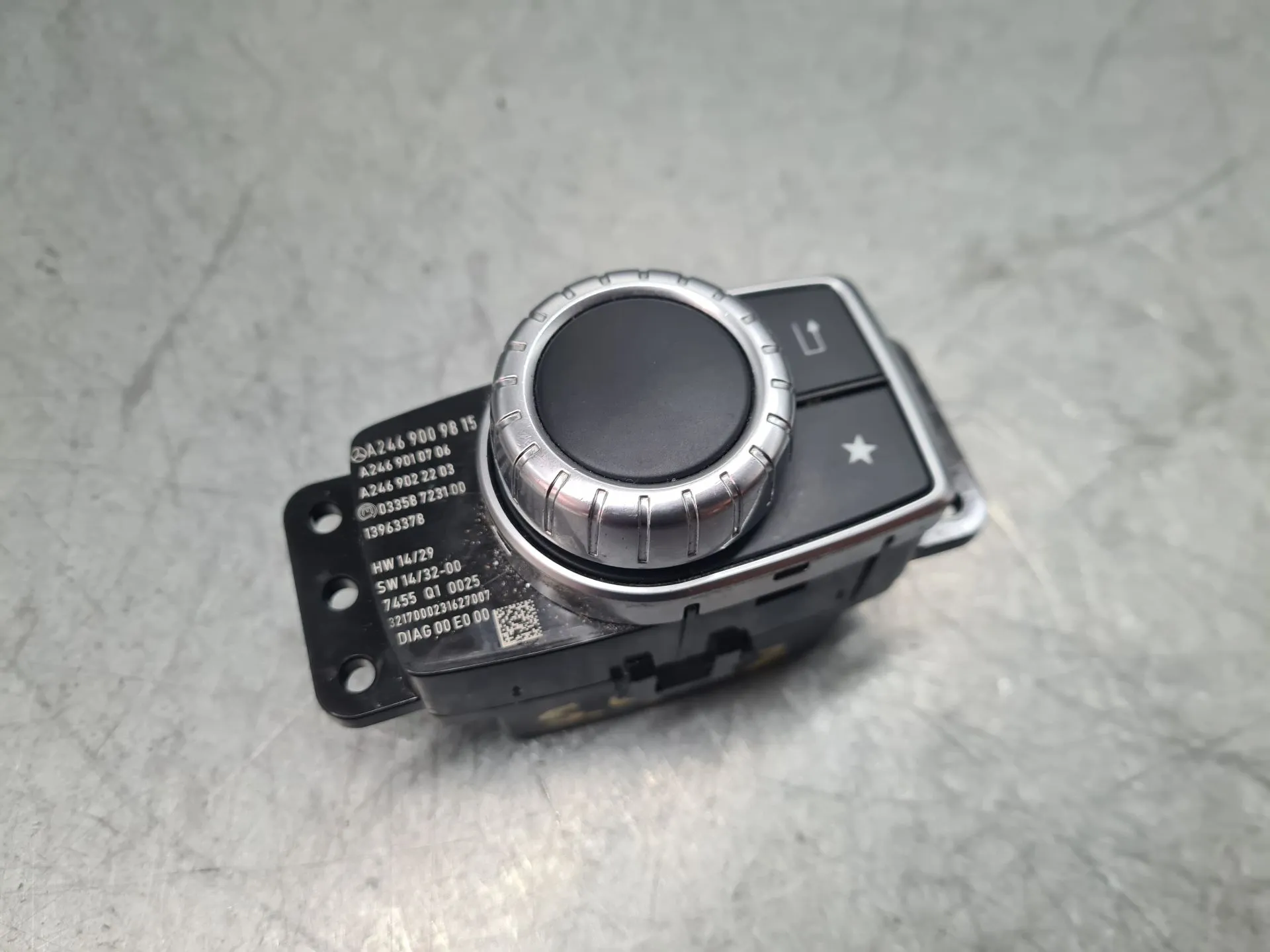 Comando / botão / interruptor multifunções MERCEDES-BENZ Classe A (W176)