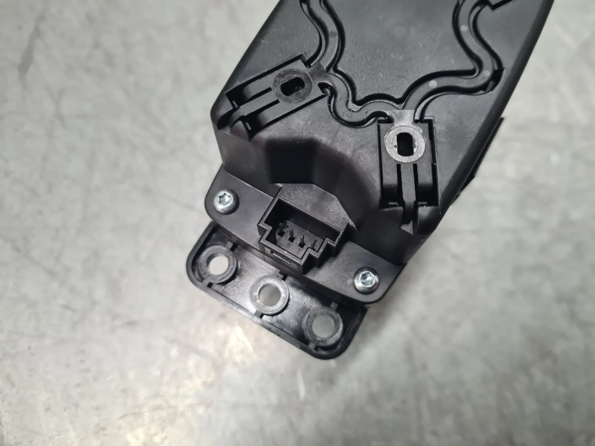 Comando / botão / interruptor multifunções MERCEDES-BENZ Classe A (W176) Imagem-3