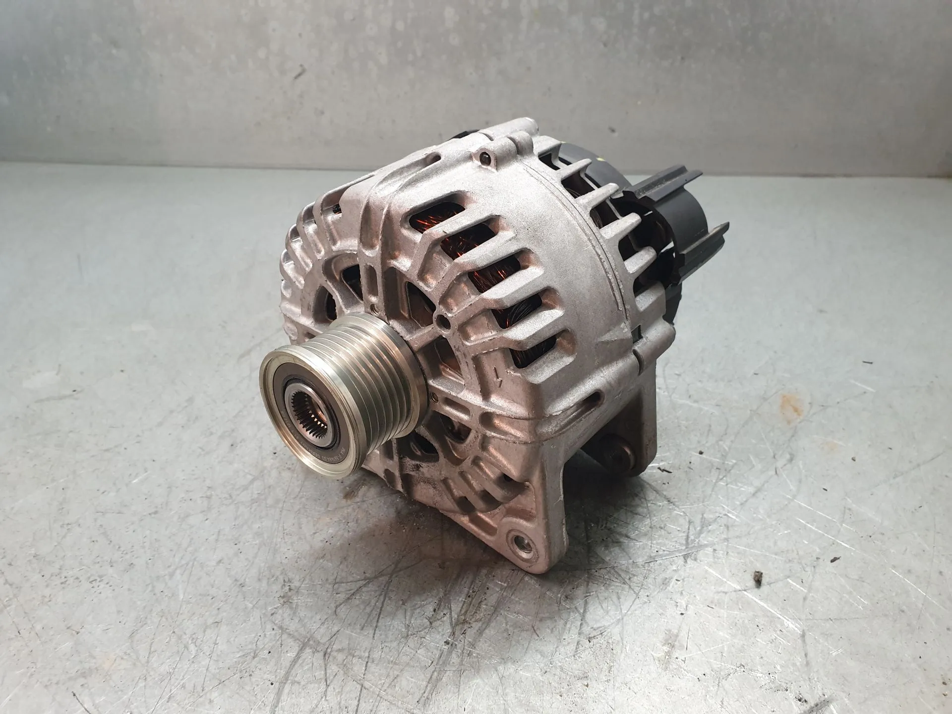 Alternador RENAULT Trafic III (FG_)