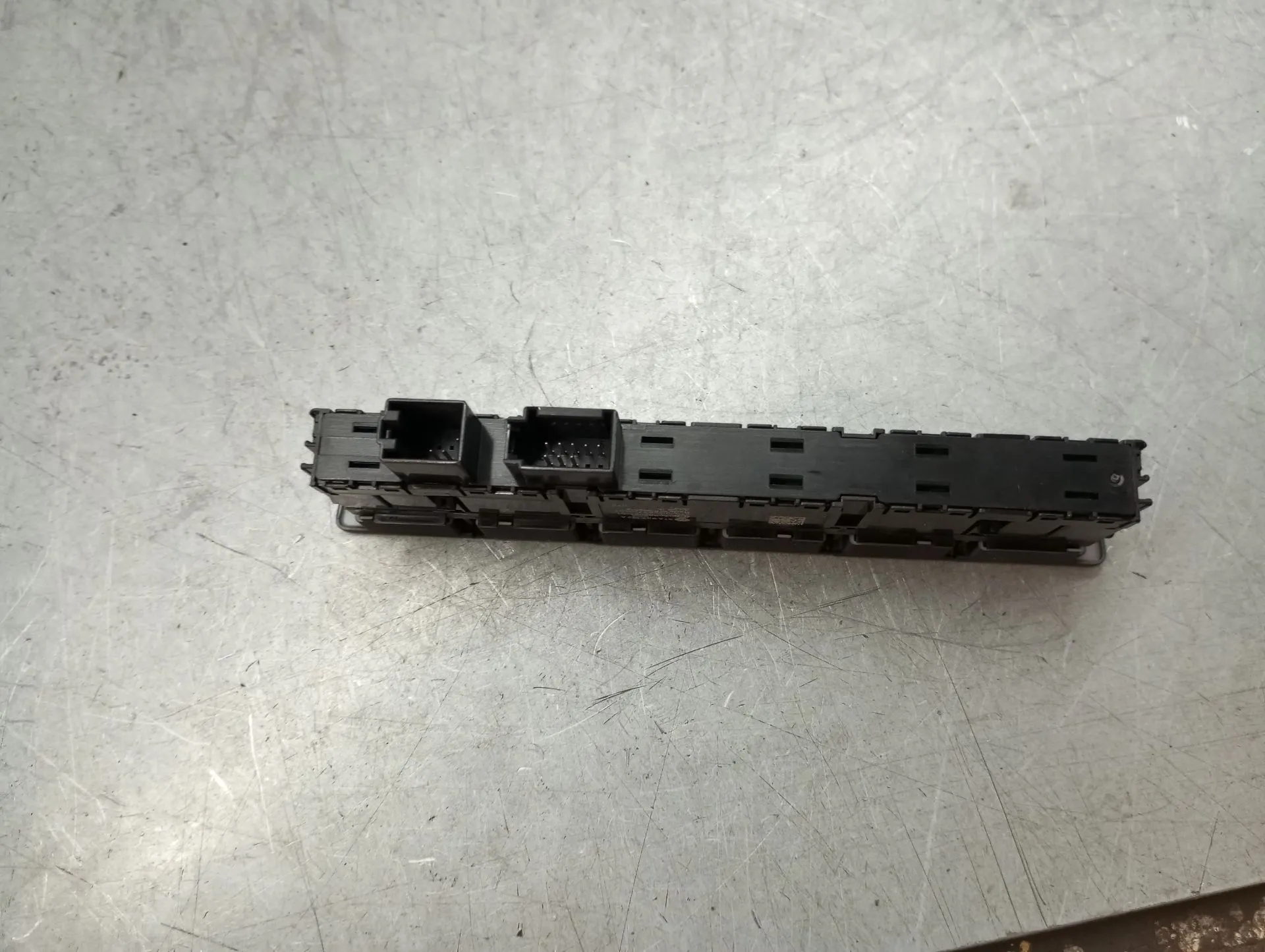 Comando / botão / interruptor multifunções VOLKSWAGEN Touran (5T) Imagem-1