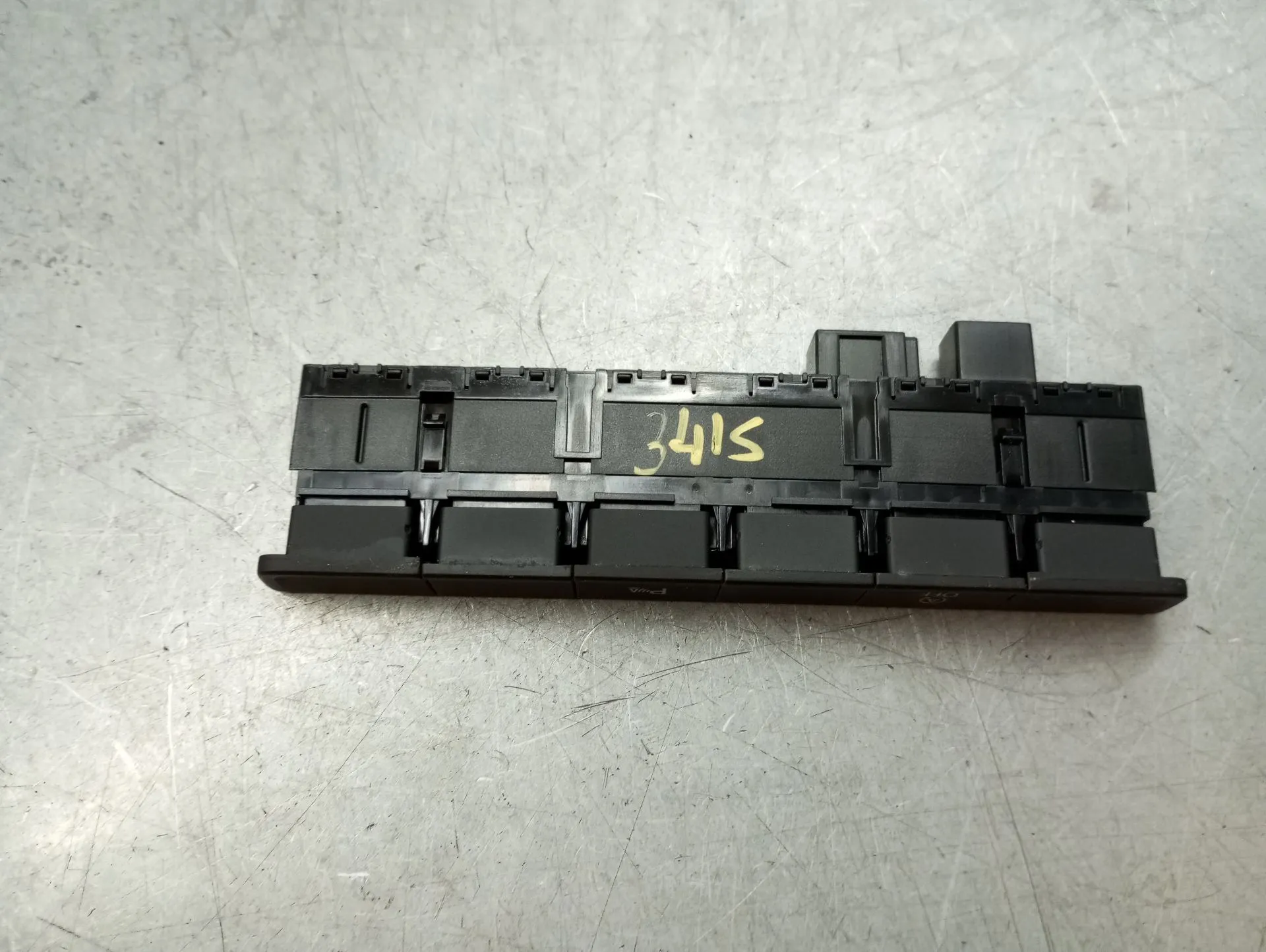 Comando / botão / interruptor multifunções VOLKSWAGEN Touran (5T) Imagem-2