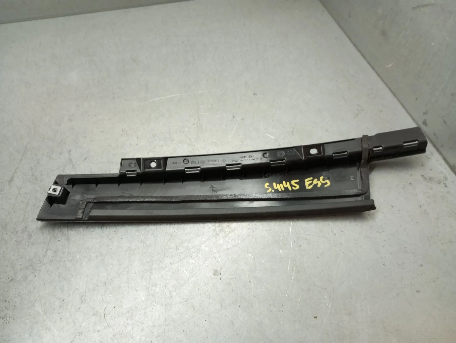 Friso Embelezador Esq Pilar/Porta CITROËN C3 Aircross II (2R_, 2C_) Imagem-1