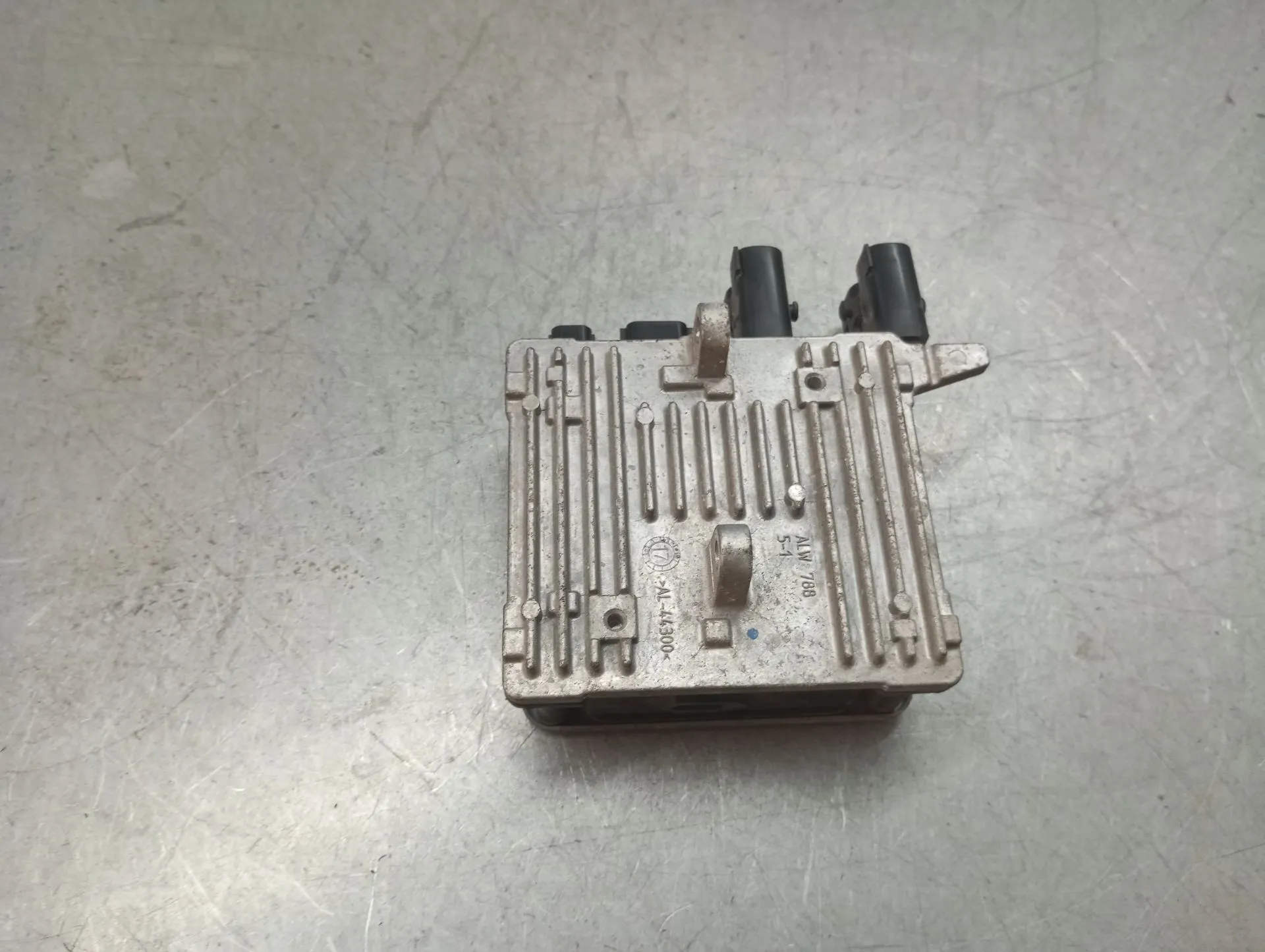 Unité de commande colonne de direction RENAULT Twingo III (BCM_)