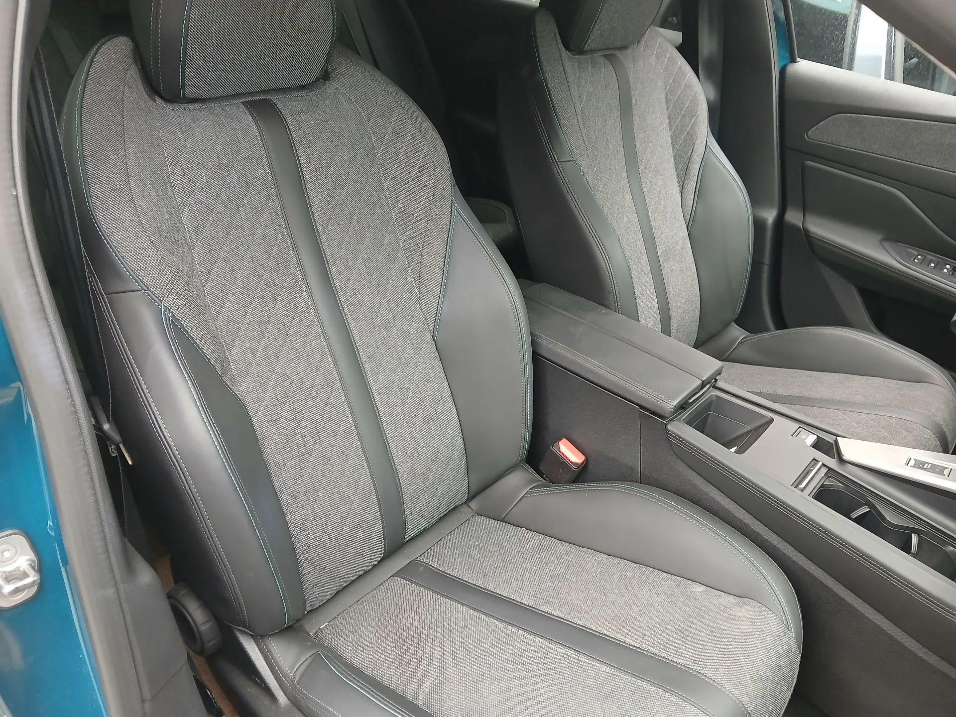 Conjunto de Bancos PEUGEOT 408 II Imagem-1