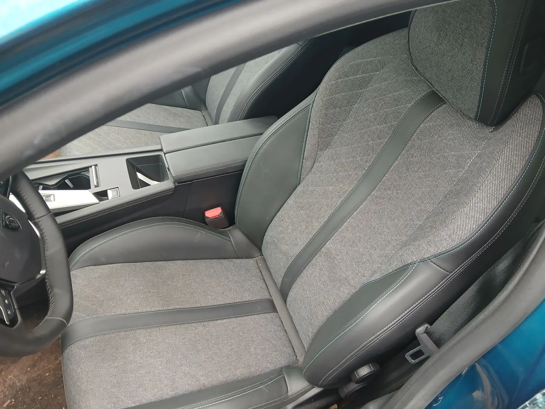 Conjunto de Bancos PEUGEOT 408 II Imagem-1