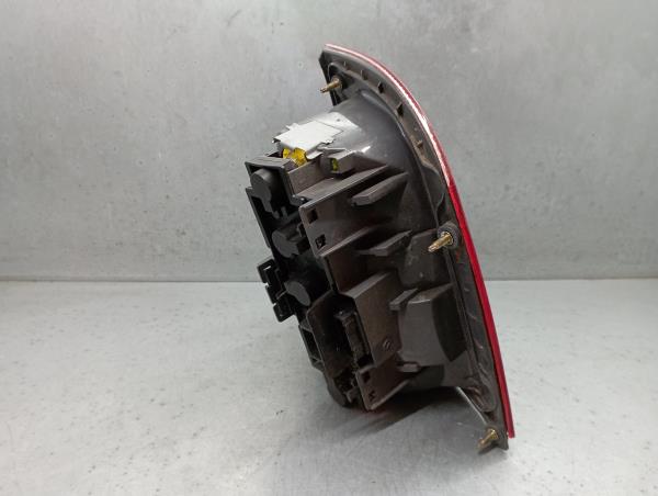 Feu arrière Gauche SKODA Octavia I Hatchback (1U2) Imagem-1