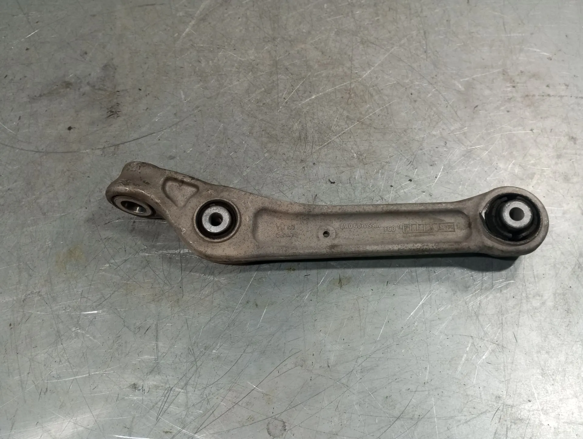 Braço de suspensão frente esquerdo AUDI A4 (8W2, 8WC, B9)