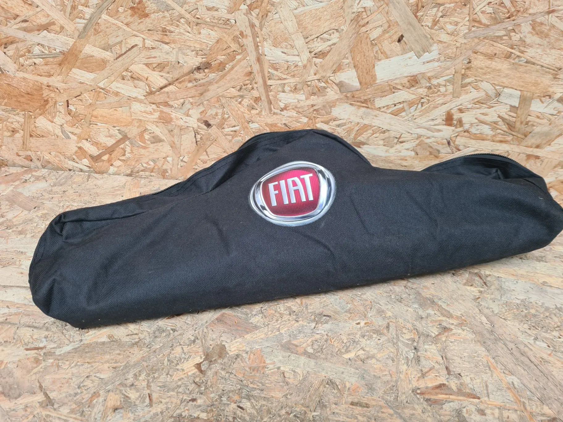 Triângulo de sinalização FIAT 500X (334_)