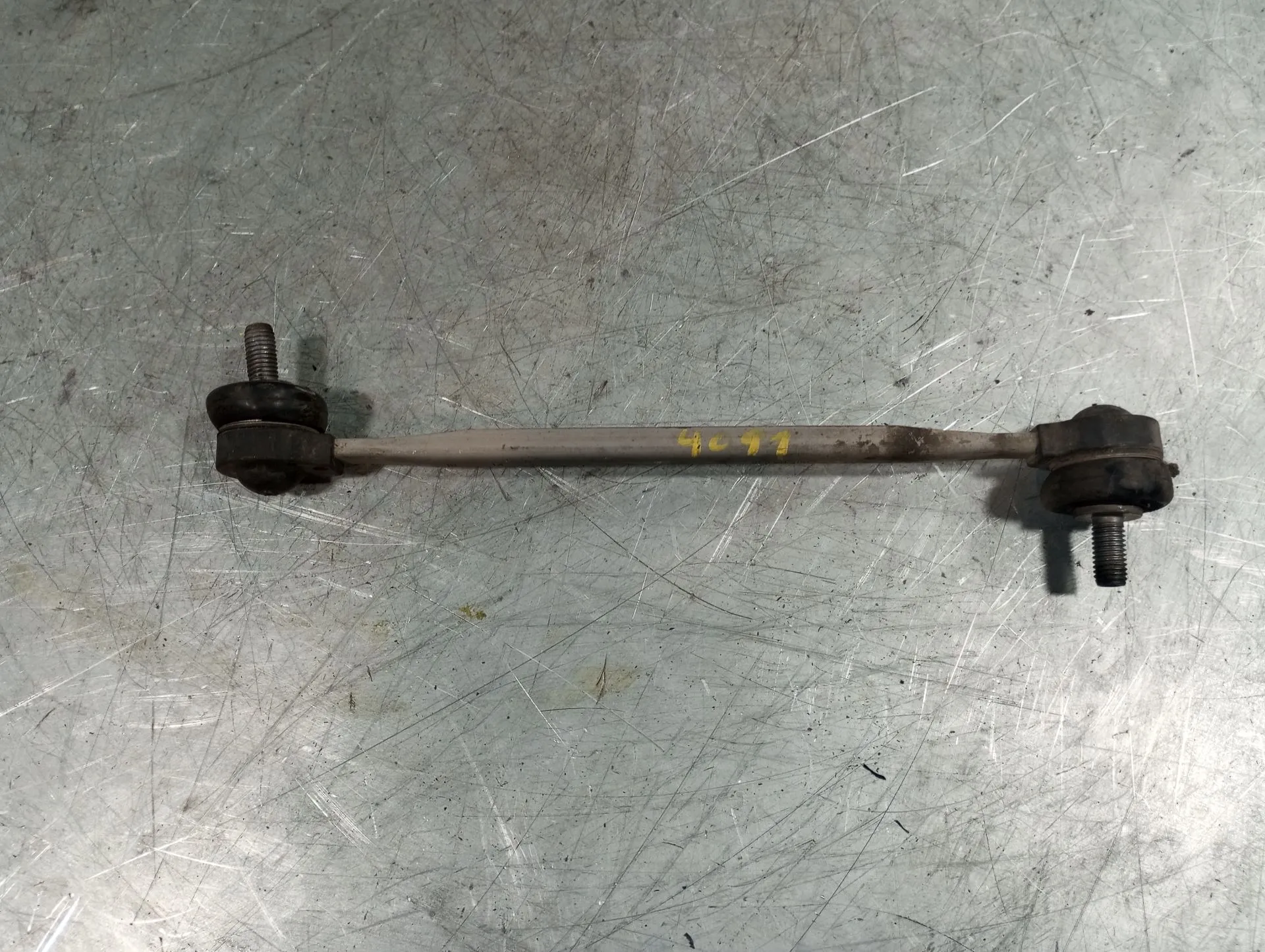 Tie rods / stabilizer links VOLKSWAGEN Polo (AW1)
