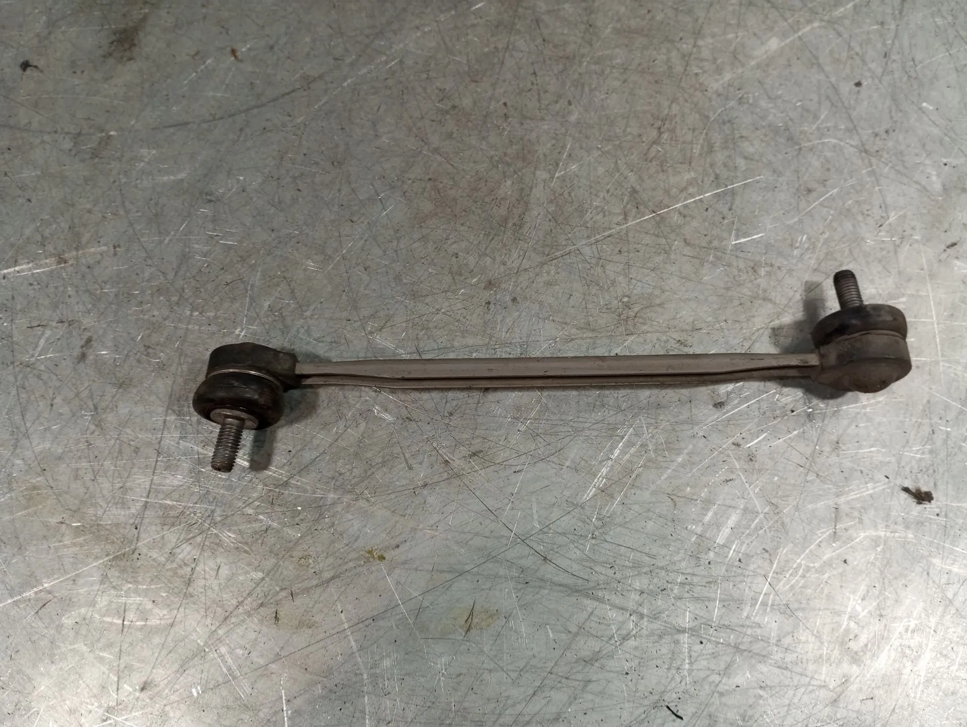Tie rods / stabilizer links VOLKSWAGEN Polo (AW1) Imagem-1