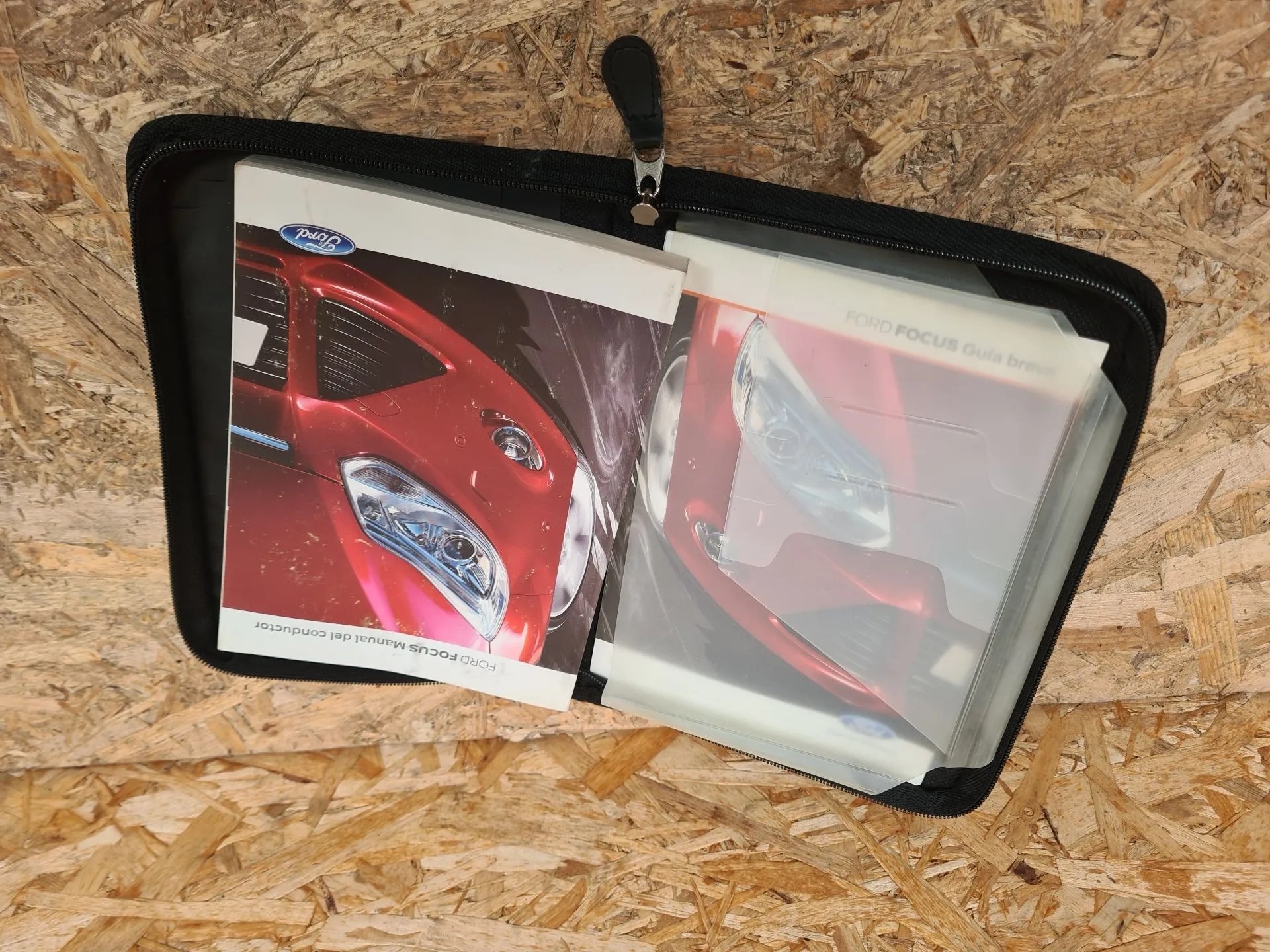 Borsa con manuale dell’utente del veicolo FORD Focus III Imagem-1