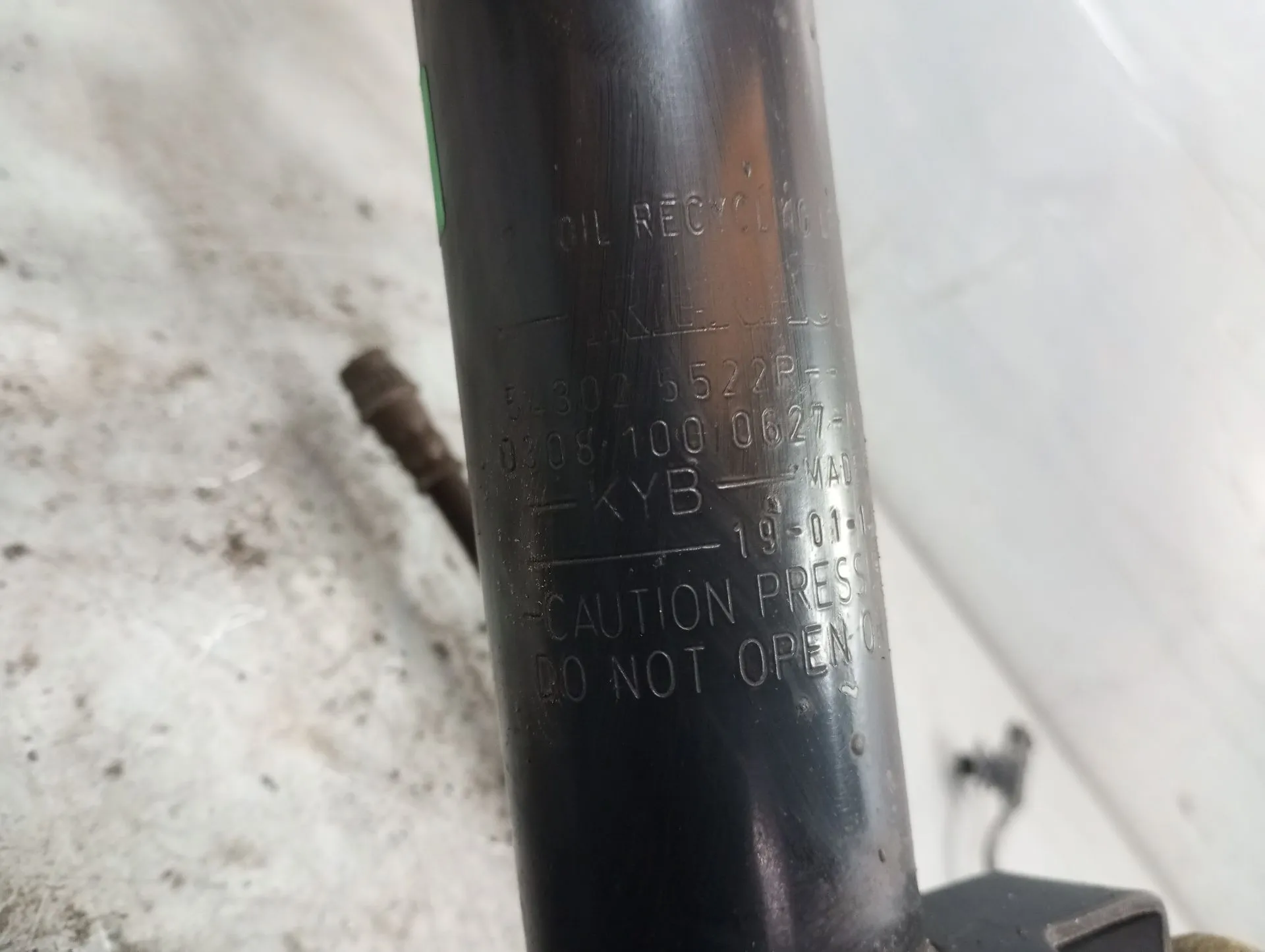 Left Front Shock Absorber DACIA Sandero II (5S_) Imagem-1