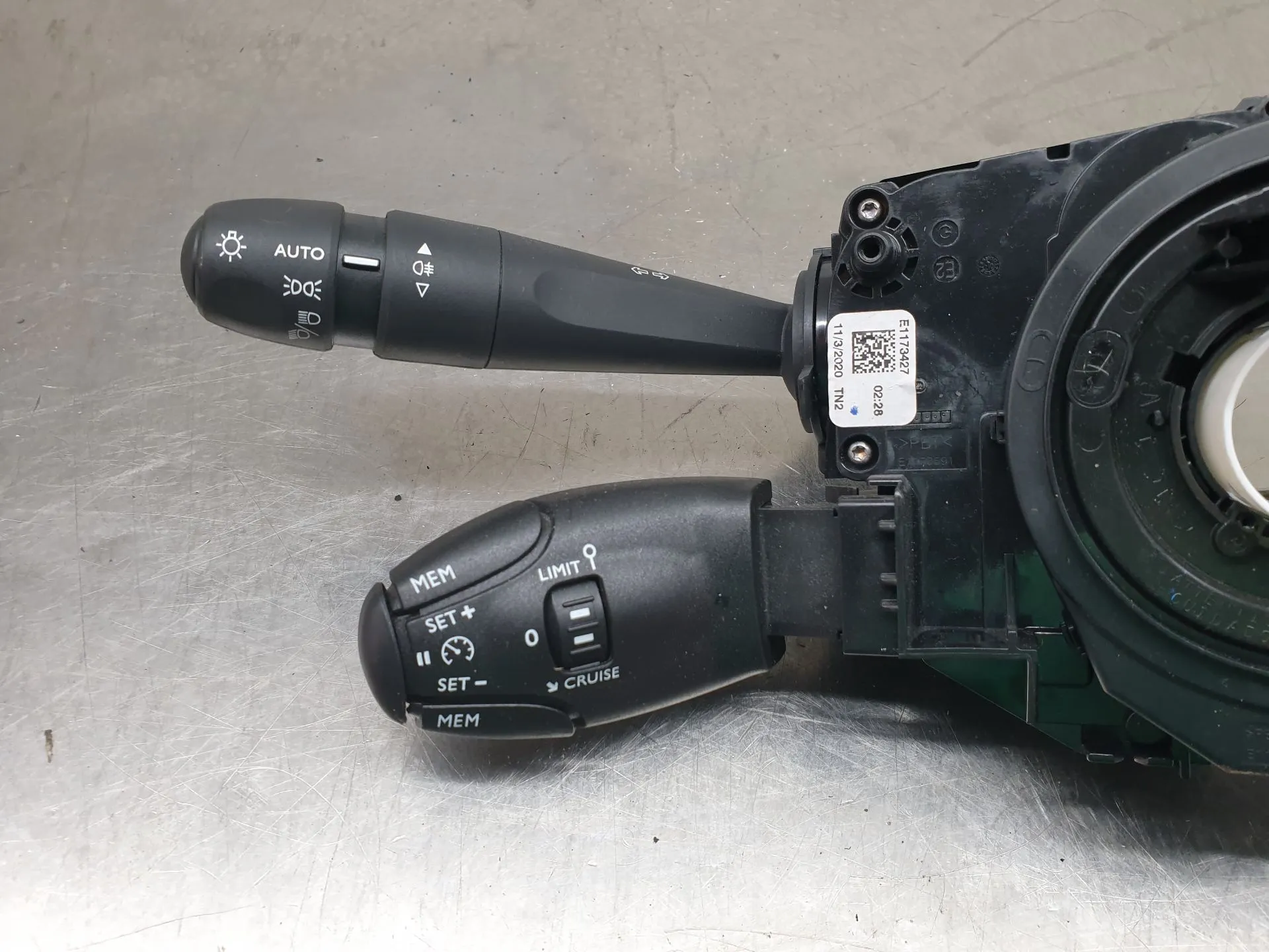 Fita de airbags PEUGEOT 208 II Imagem-1