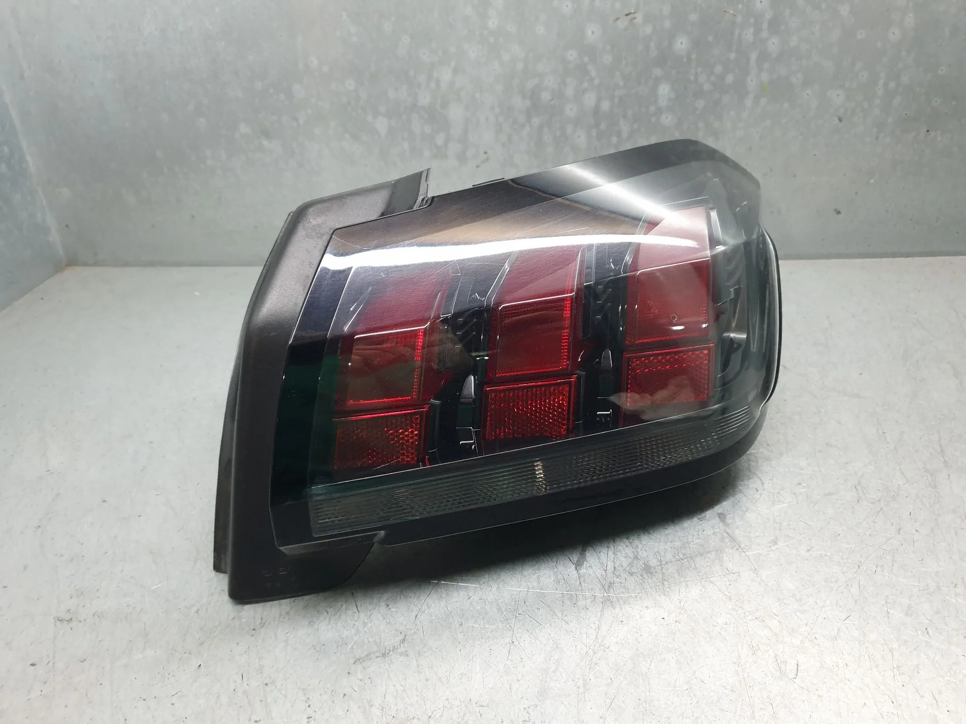 Feu arrière Droite PEUGEOT 208 II