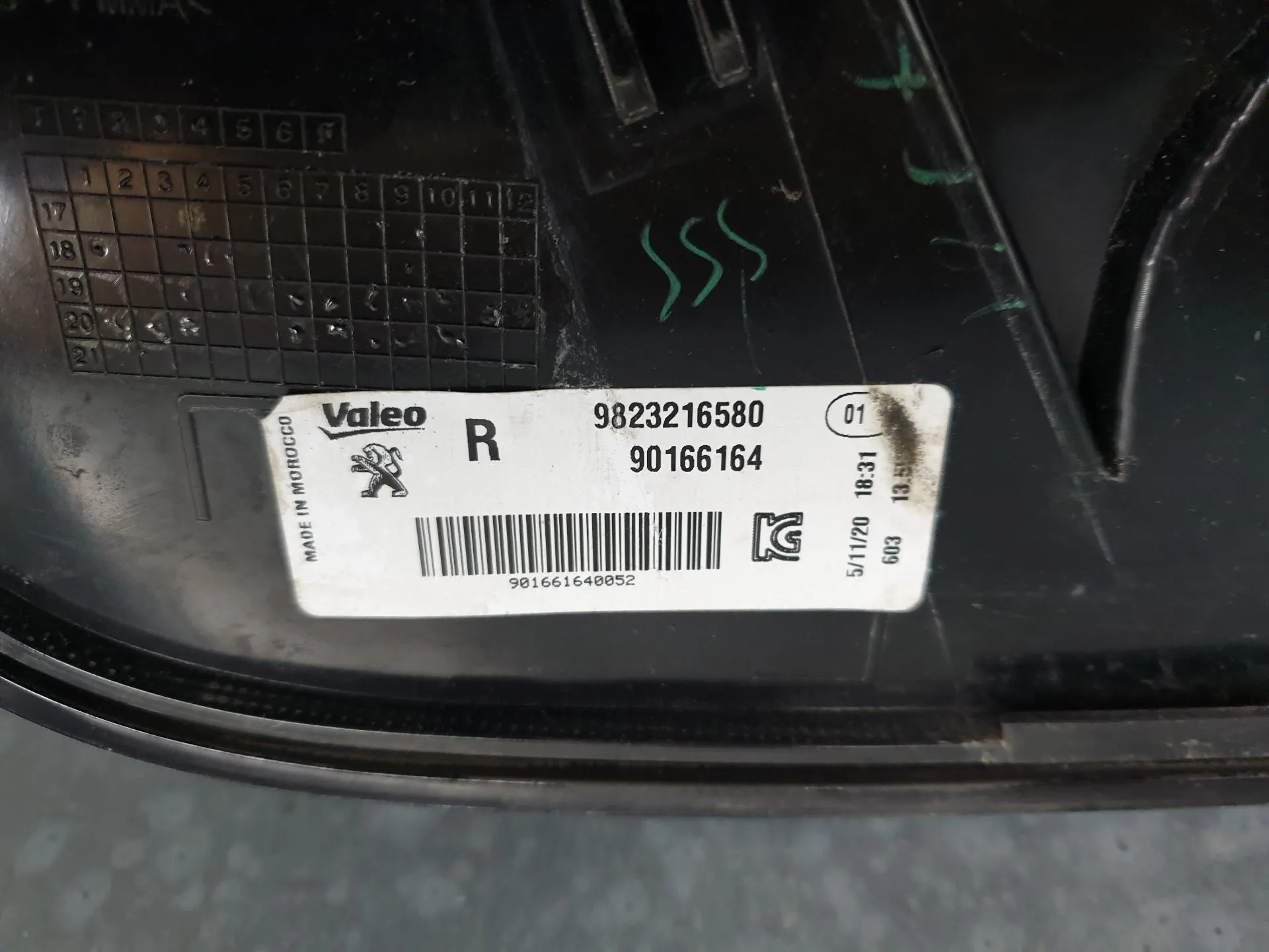 Right Tail light PEUGEOT 208 II Imagem-6