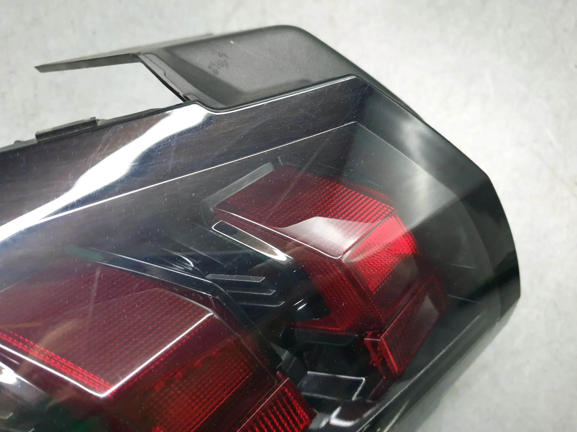 Left Tail light PEUGEOT 208 II Imagem-3