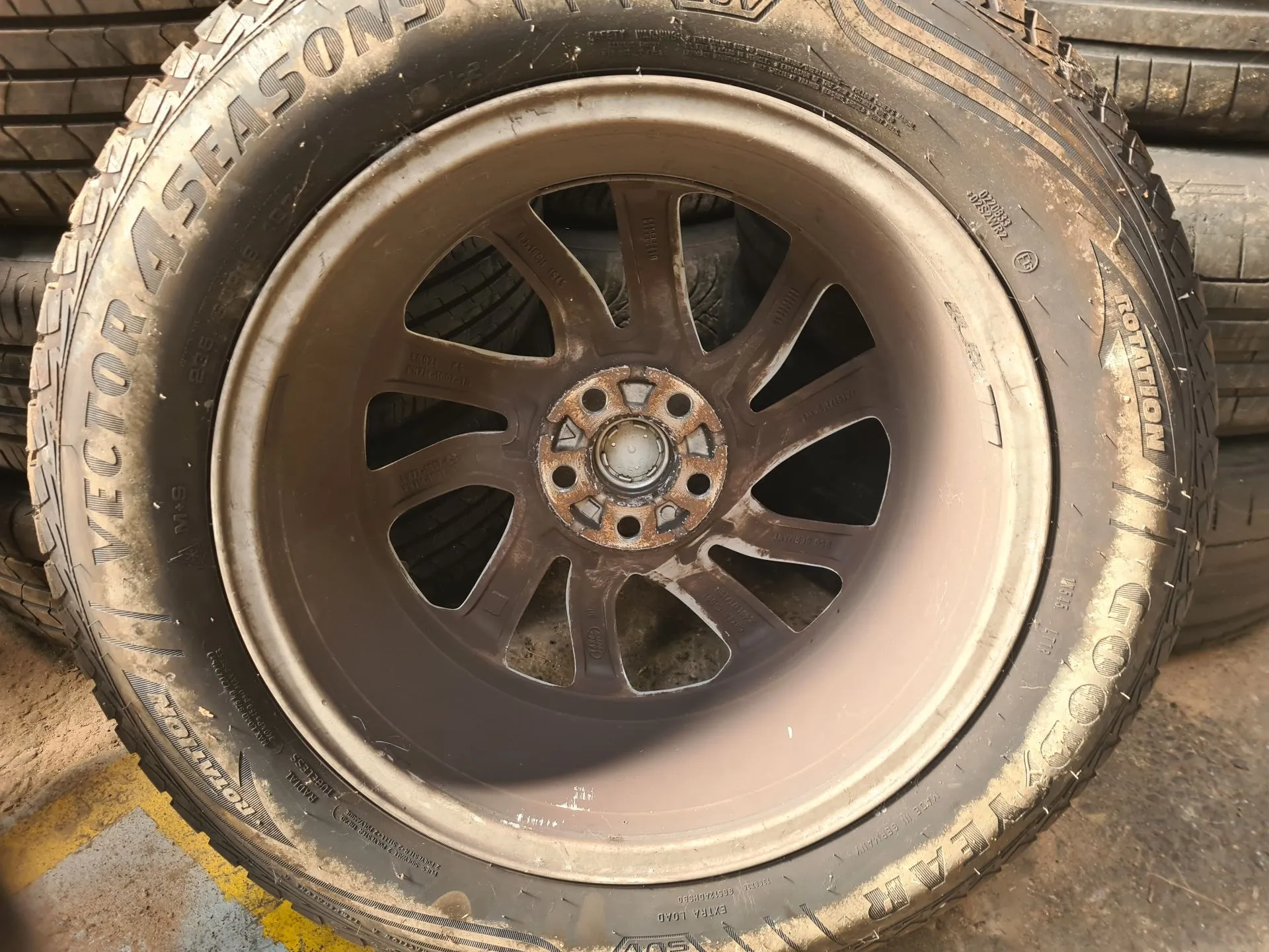 Llanta Delantera Derecha LAND ROVER Discovery Sport (L550) Imagem-1