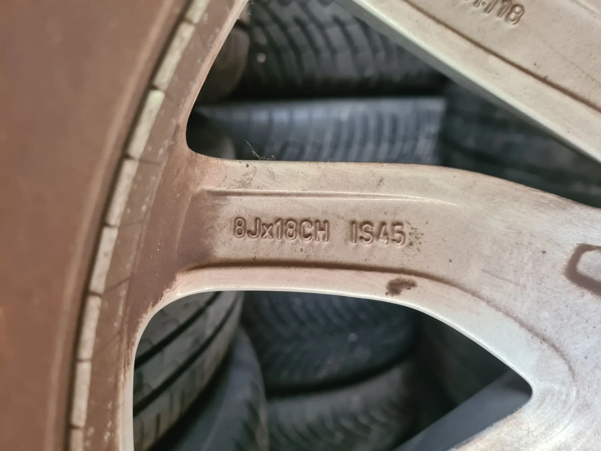 Llanta Trasera Derecha LAND ROVER Discovery Sport (L550) Imagem-4