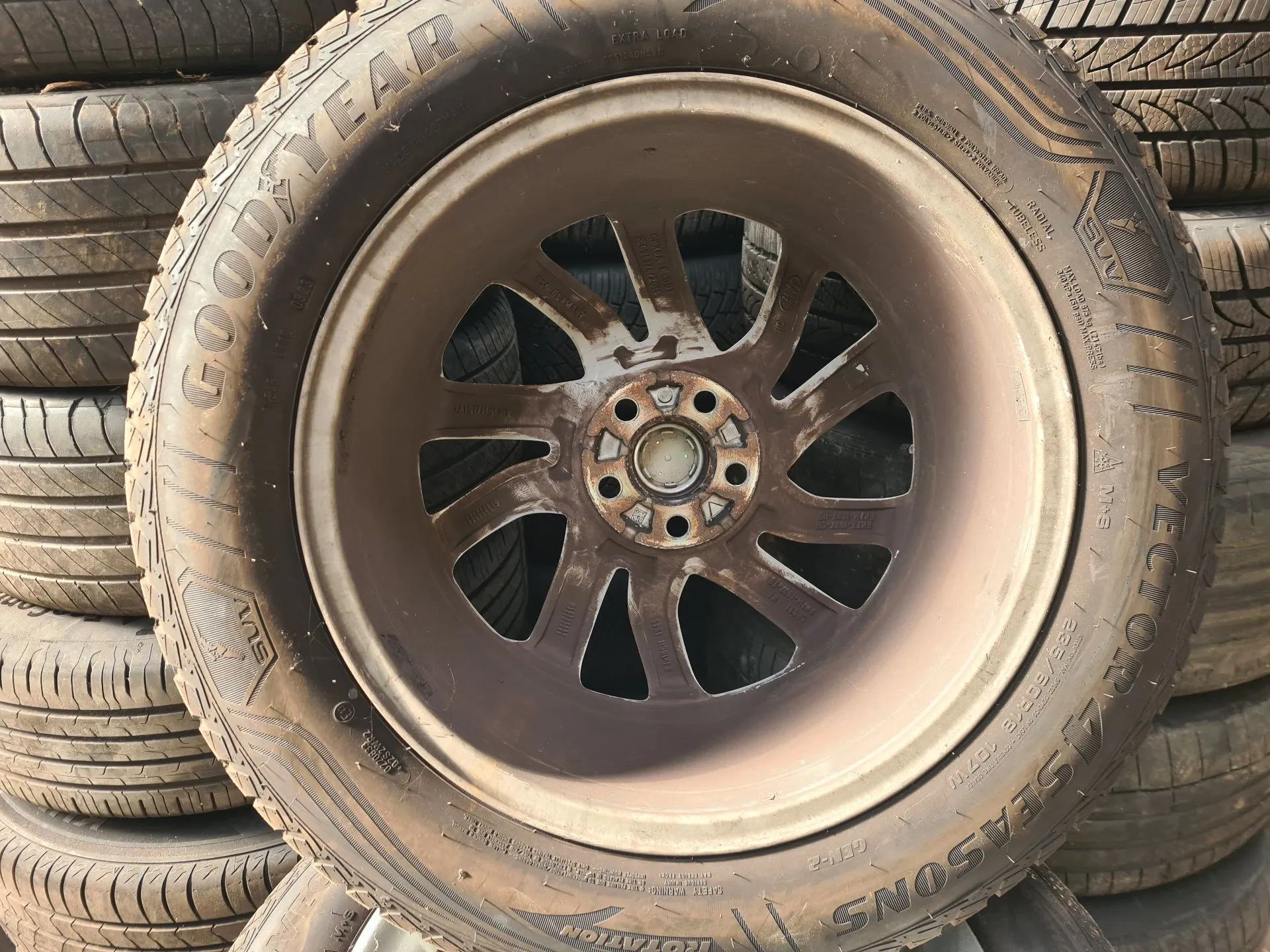 Llanta Trasera Izquierda LAND ROVER Discovery Sport (L550) Imagem-1