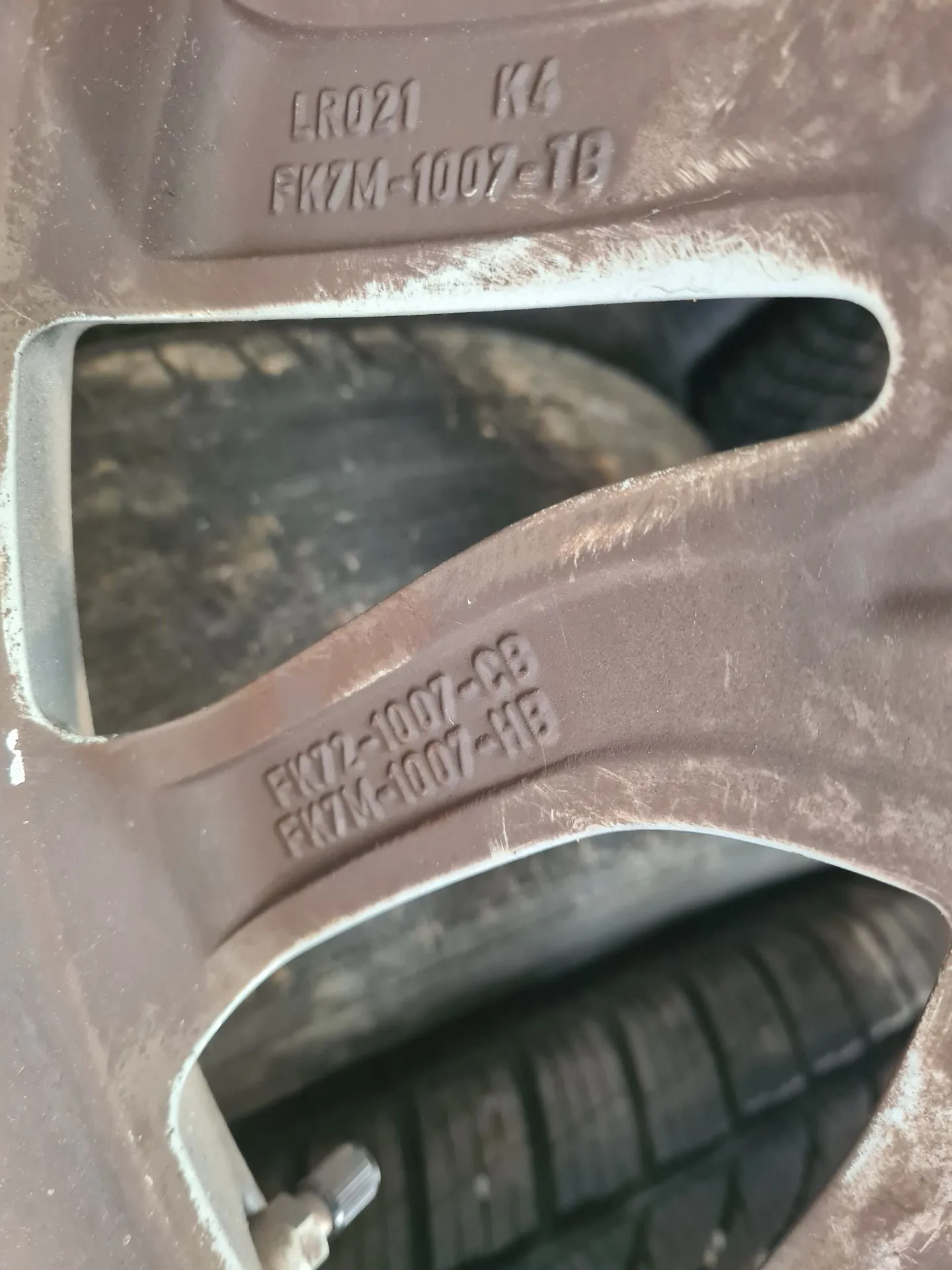 Llanta Trasera Izquierda LAND ROVER Discovery Sport (L550) Imagem-4