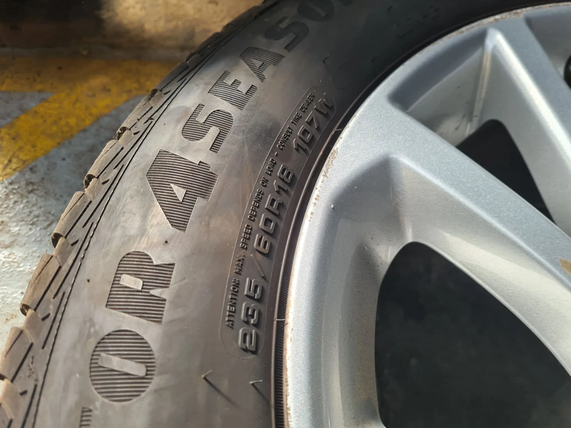 Neumático LAND ROVER Discovery Sport (L550) Imagem-1