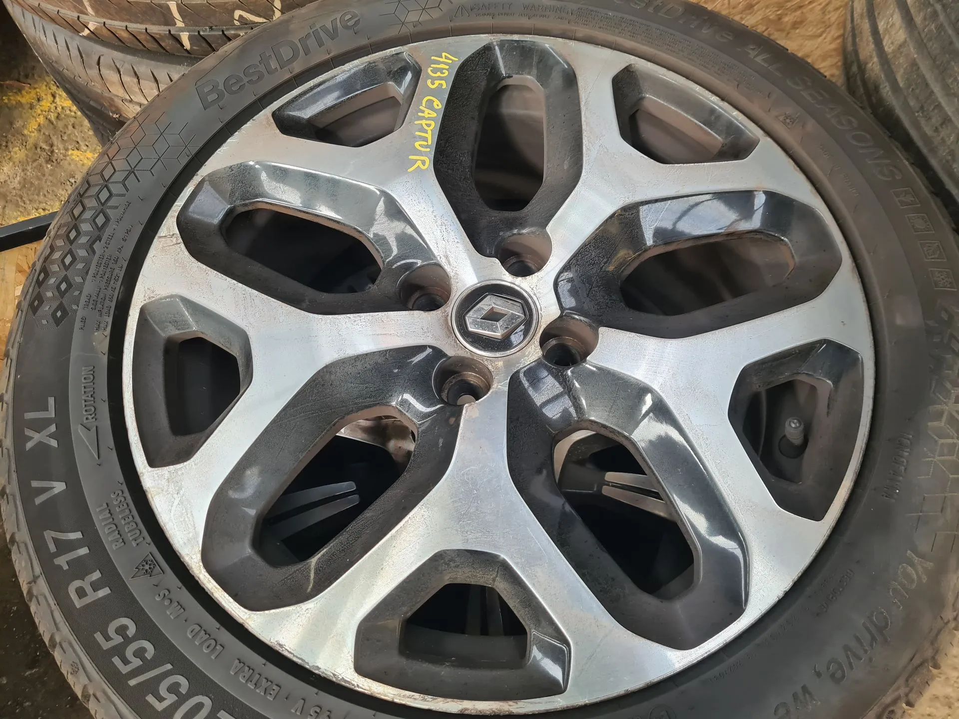 Llanta Trasera Izquierda RENAULT Captur (J5_)