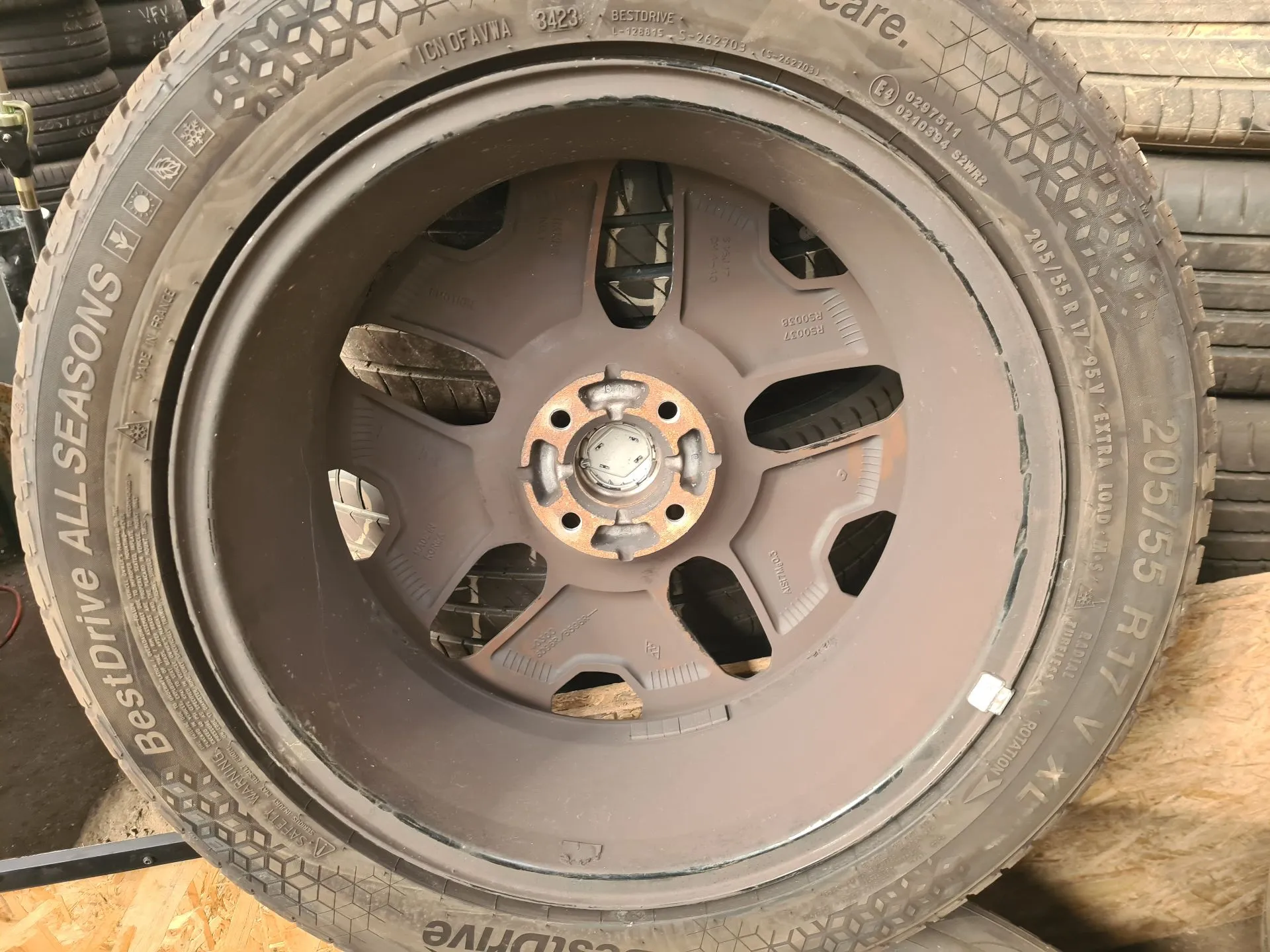 Llanta Trasera Izquierda RENAULT Captur (J5_) Imagem-1