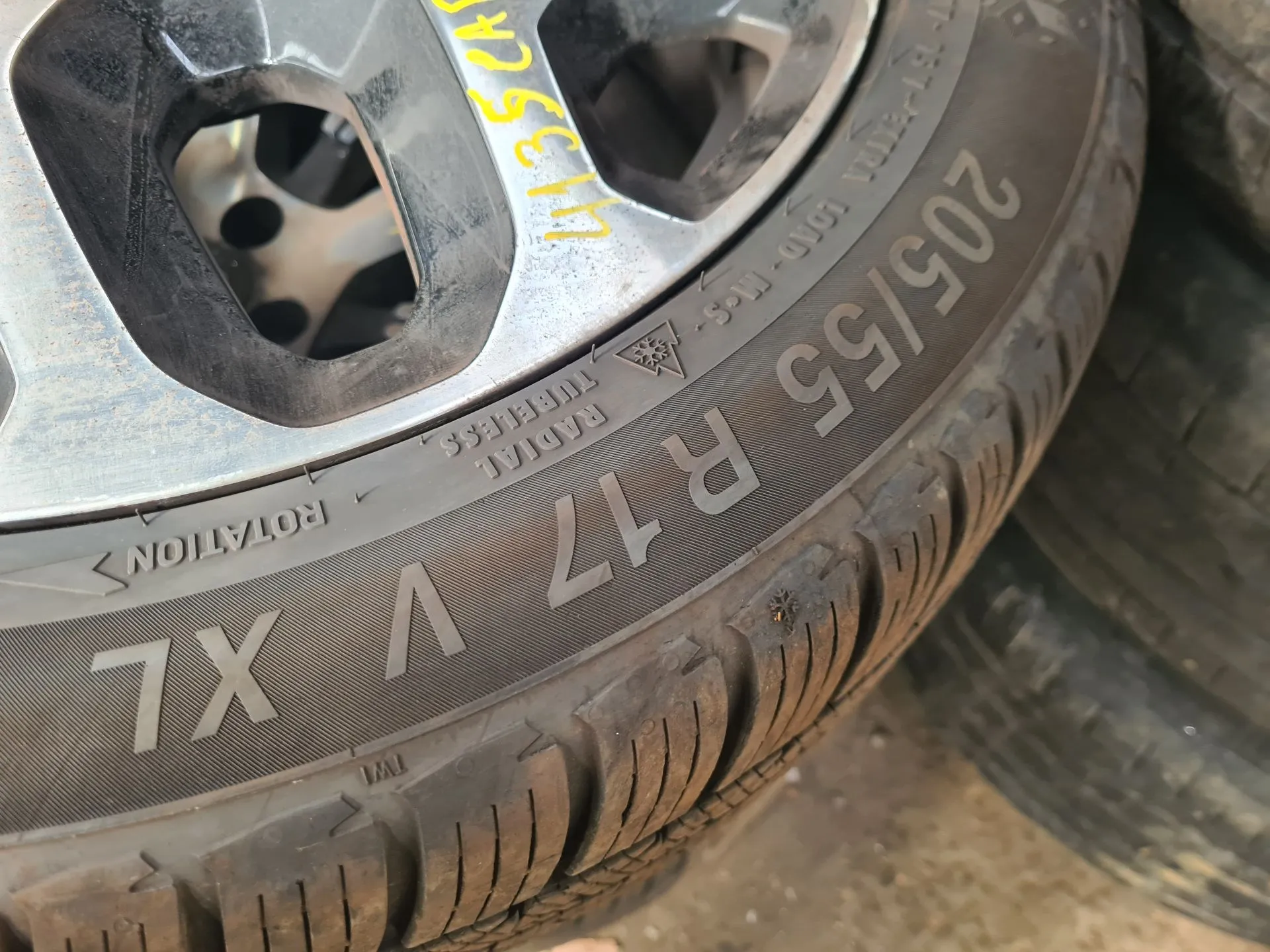 Neumático RENAULT Captur (J5_) Imagem-1