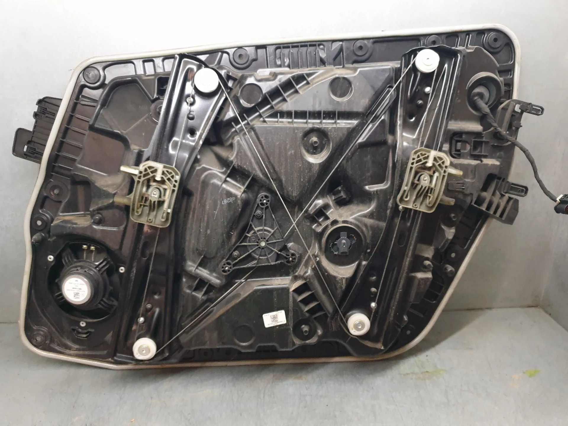 Lève-vitre avant gauche MERCEDES-BENZ Classe A (W177) Imagem-1